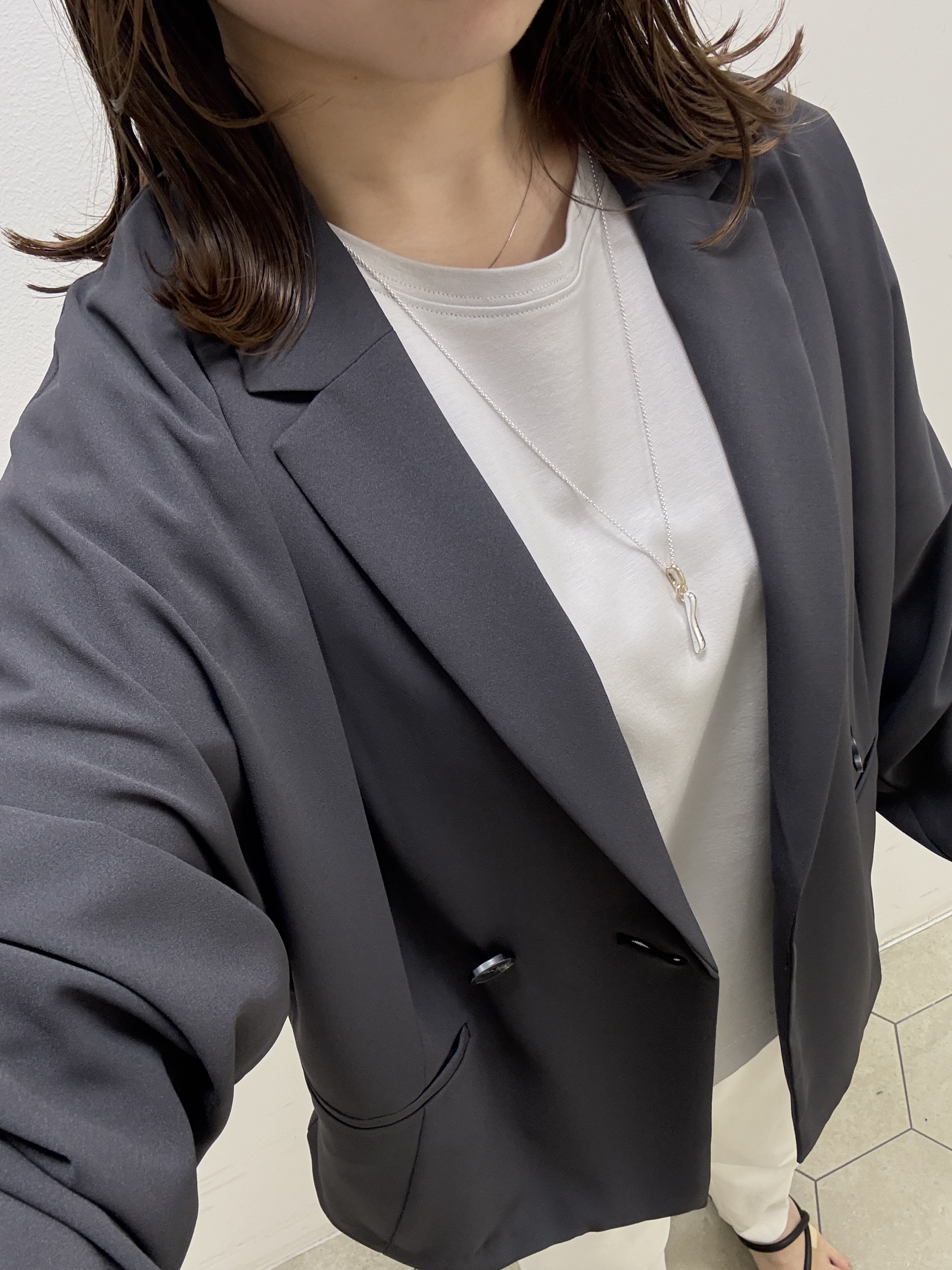 kahoさんの「INDIVI｜【さらに軽く軽快！／着る日傘】ドルマンダブルジャケット」を使ったコーディネート