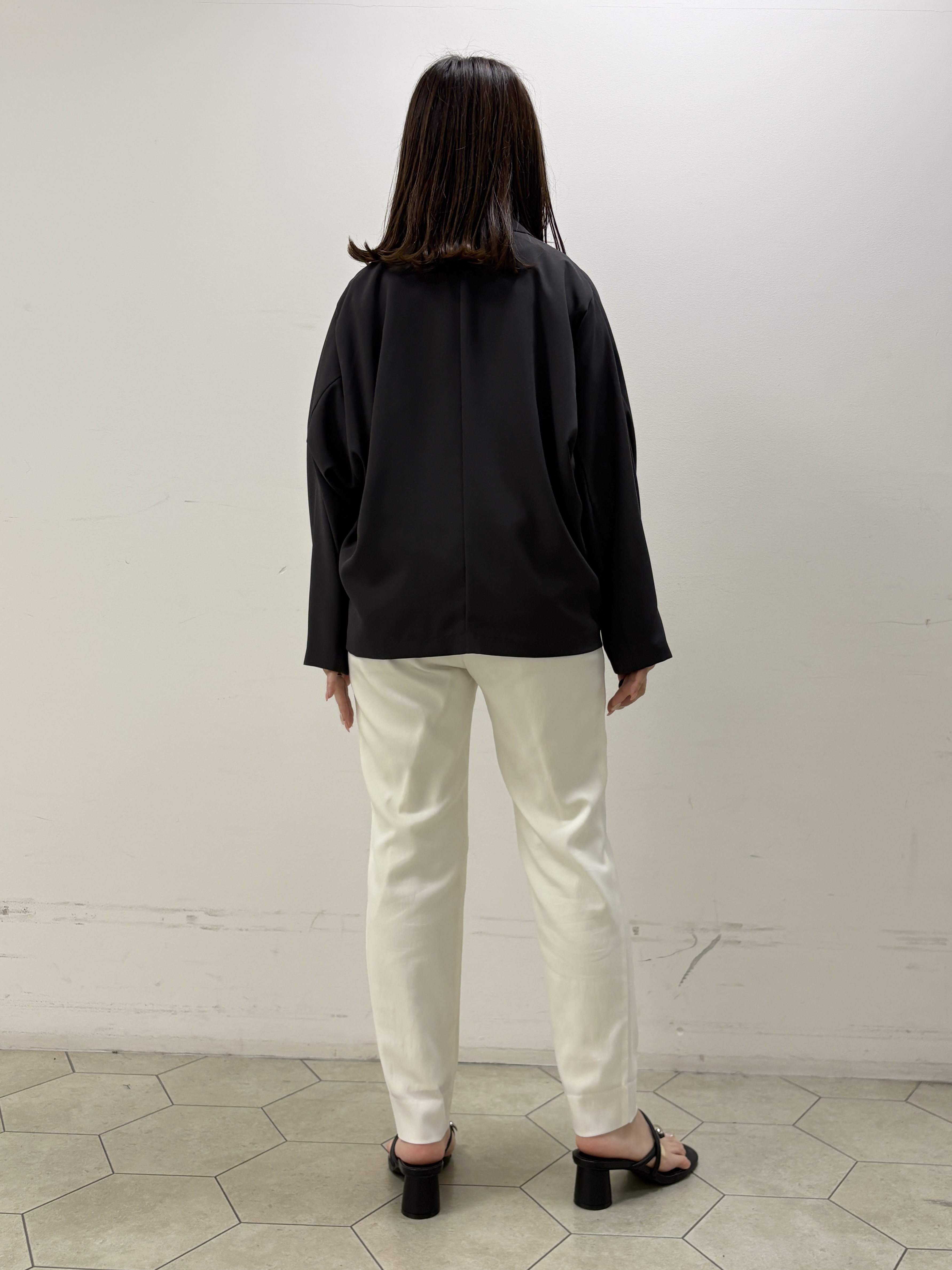 kahoさんの「INDIVI｜【さらに軽く軽快！／着る日傘】ドルマンダブルジャケット」を使ったコーディネート