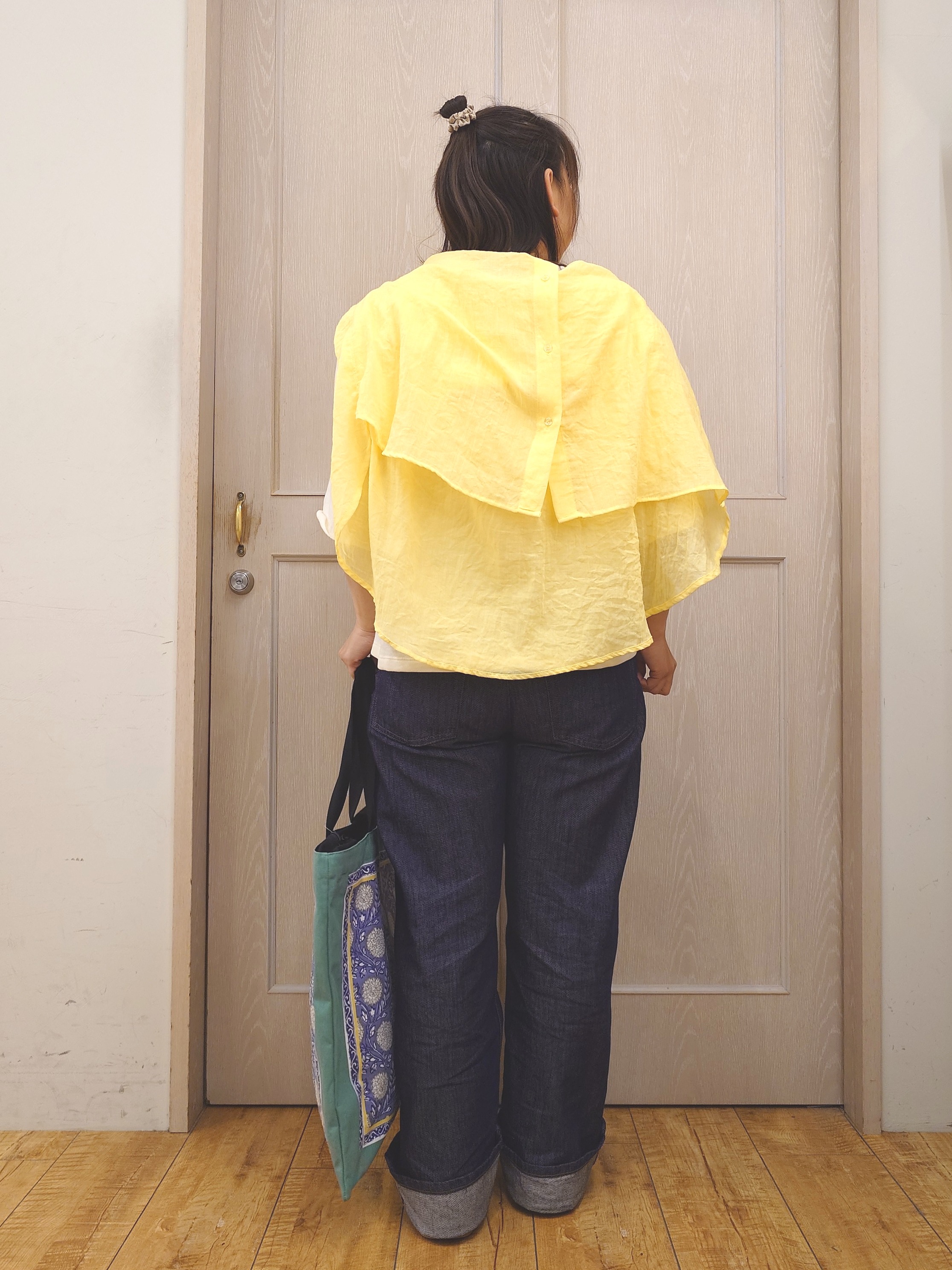 とろろさんの「SHOO･LA･RUE｜【洗濯機可/S-LL/選べる6柄】切りっぱなしお袖がこなれカジュアル 5分袖シアーTシャツ」を使ったコーディネート