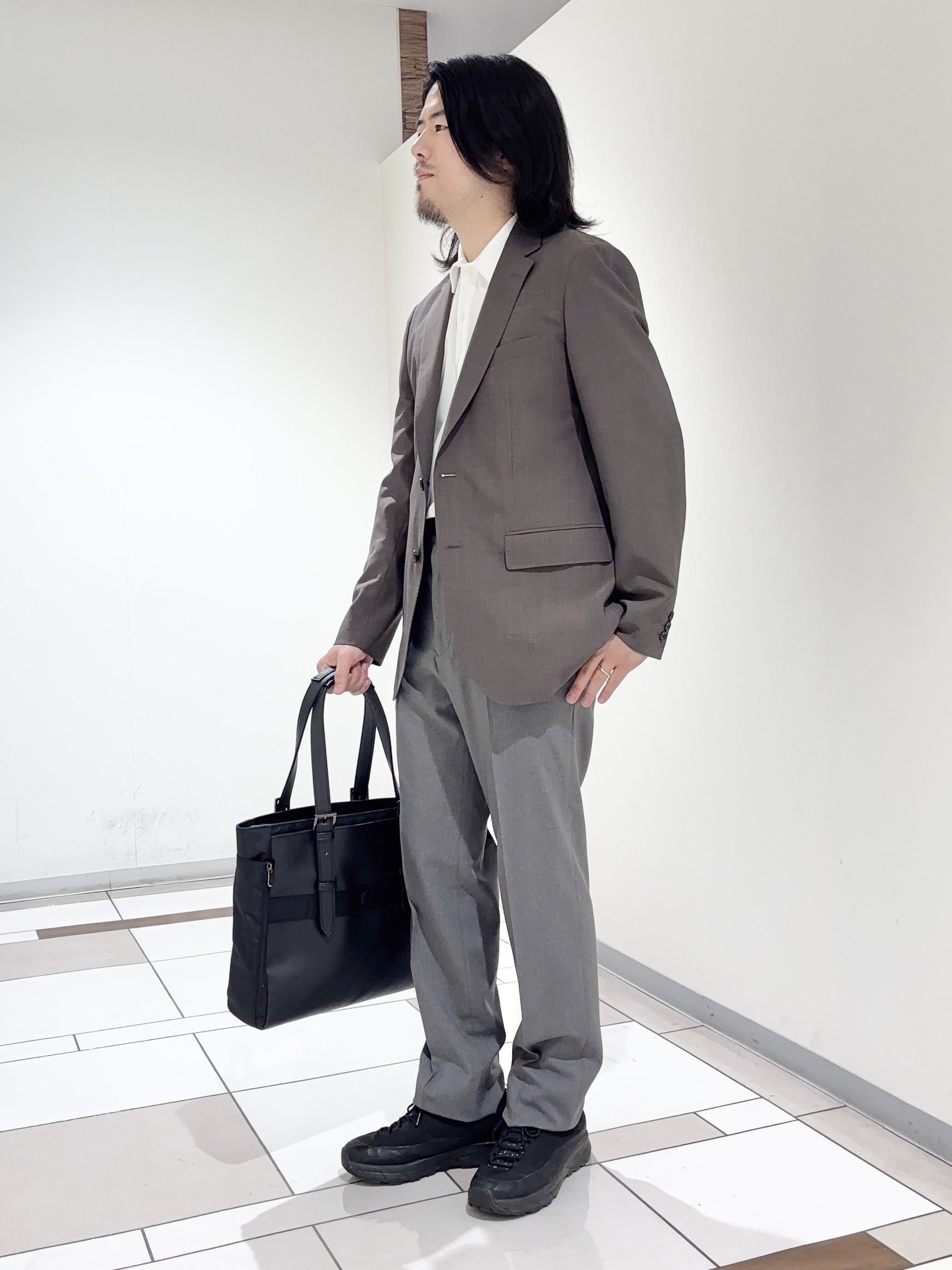 及川さんの「TAKEO KIKUCHI｜【BOWLER HAT LABEL】TWトロピカルシャンブレー JAZZジャケット」を使ったコーディネート