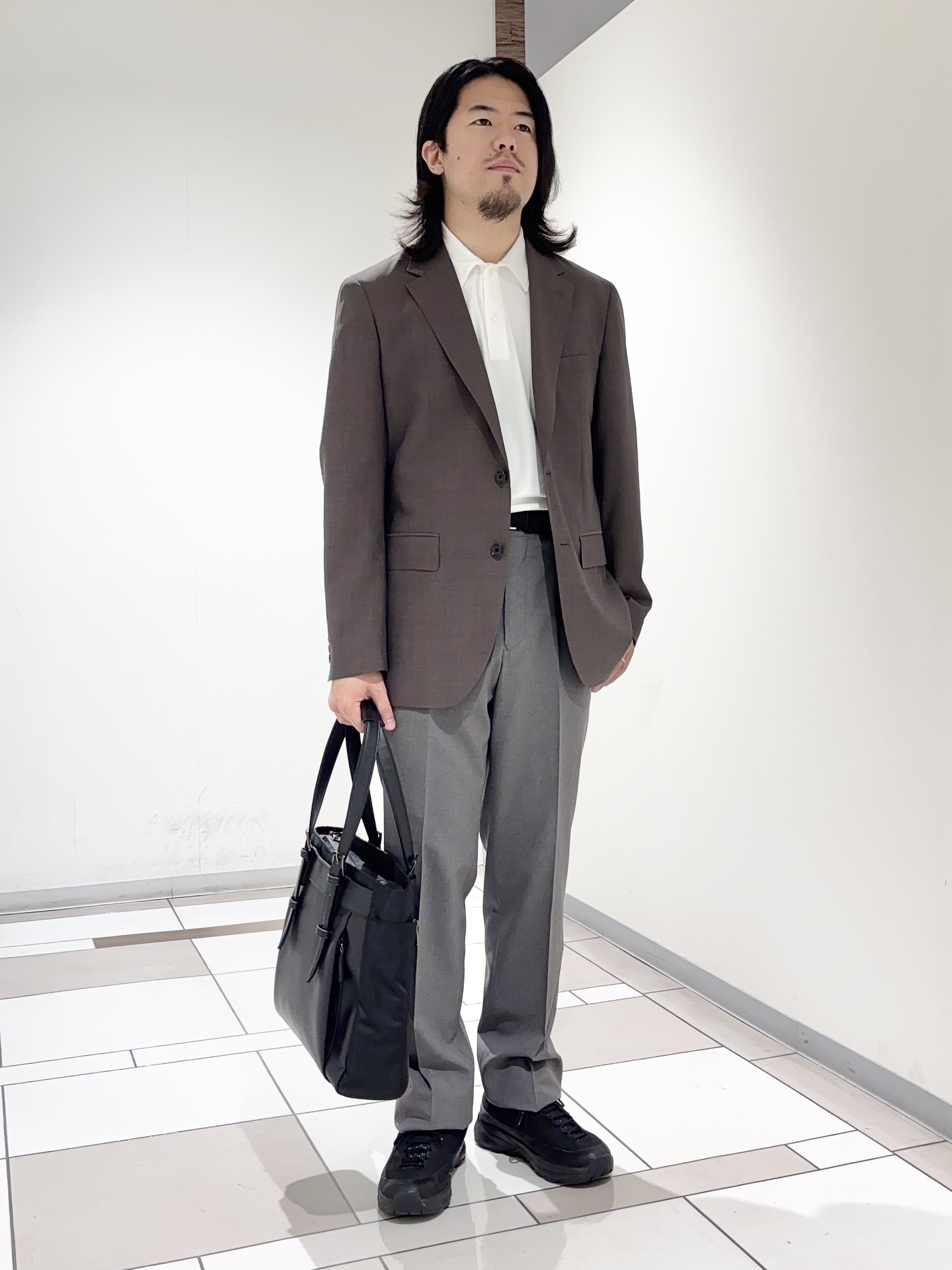 及川さんの「TAKEO KIKUCHI｜【BOWLER HAT LABEL】TWトロピカルシャンブレー JAZZジャケット」を使ったコーディネート