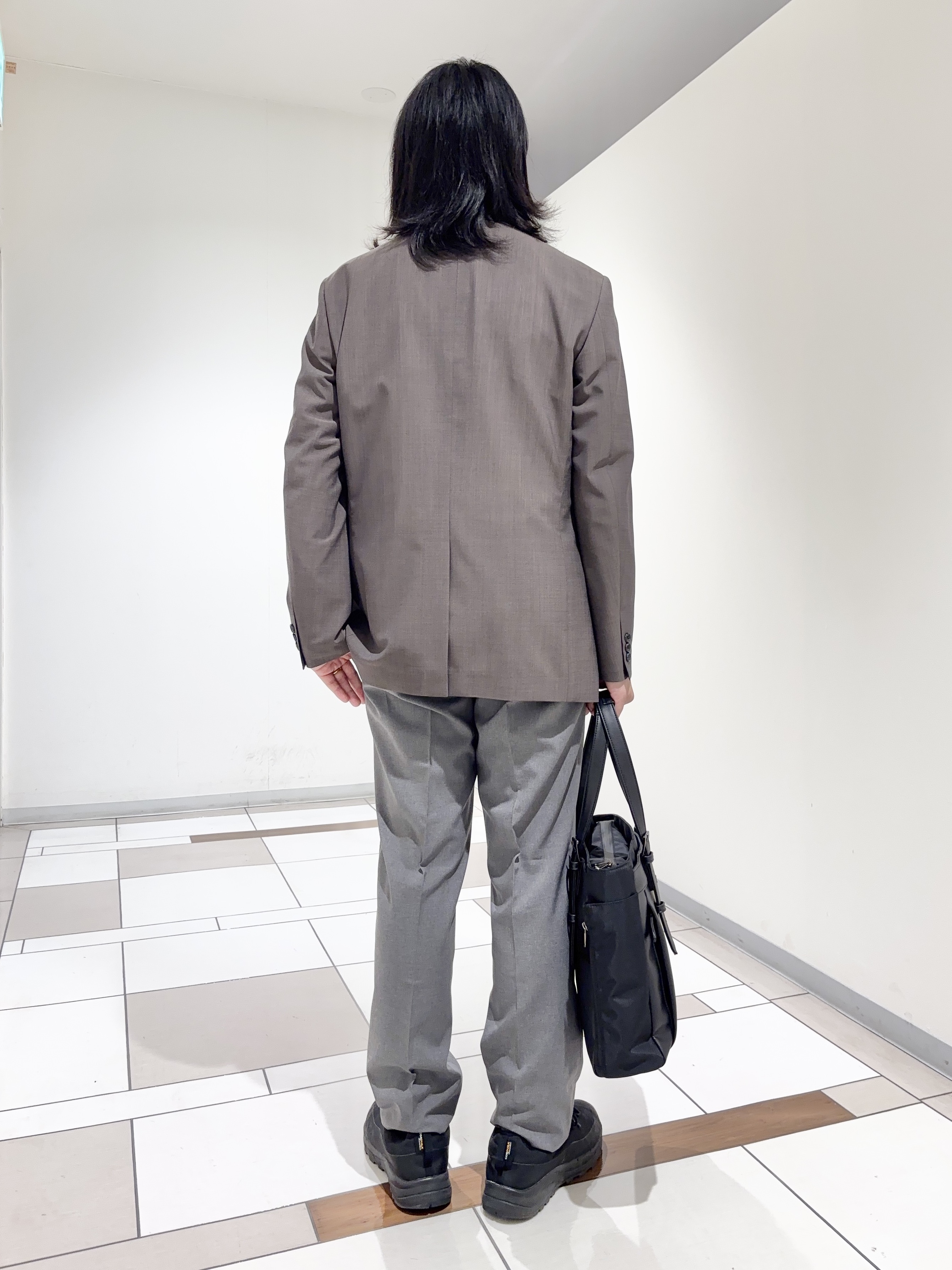及川さんの「TAKEO KIKUCHI｜【BOWLER HAT LABEL】TWトロピカルシャンブレー JAZZジャケット」を使ったコーディネート