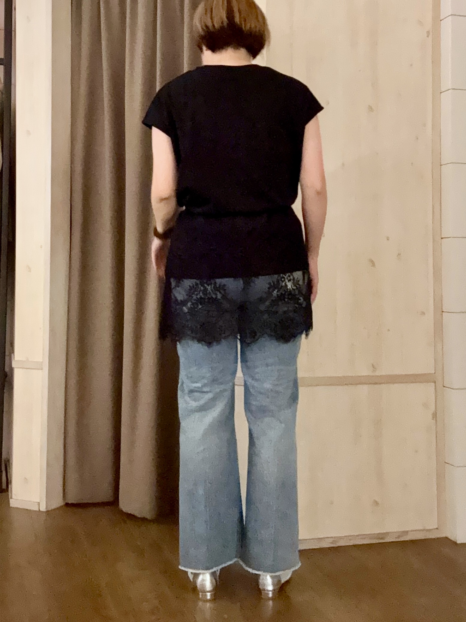 aiさんの「THE SHOP TK｜レース切替 ロングTシャツ」を使ったコーディネート