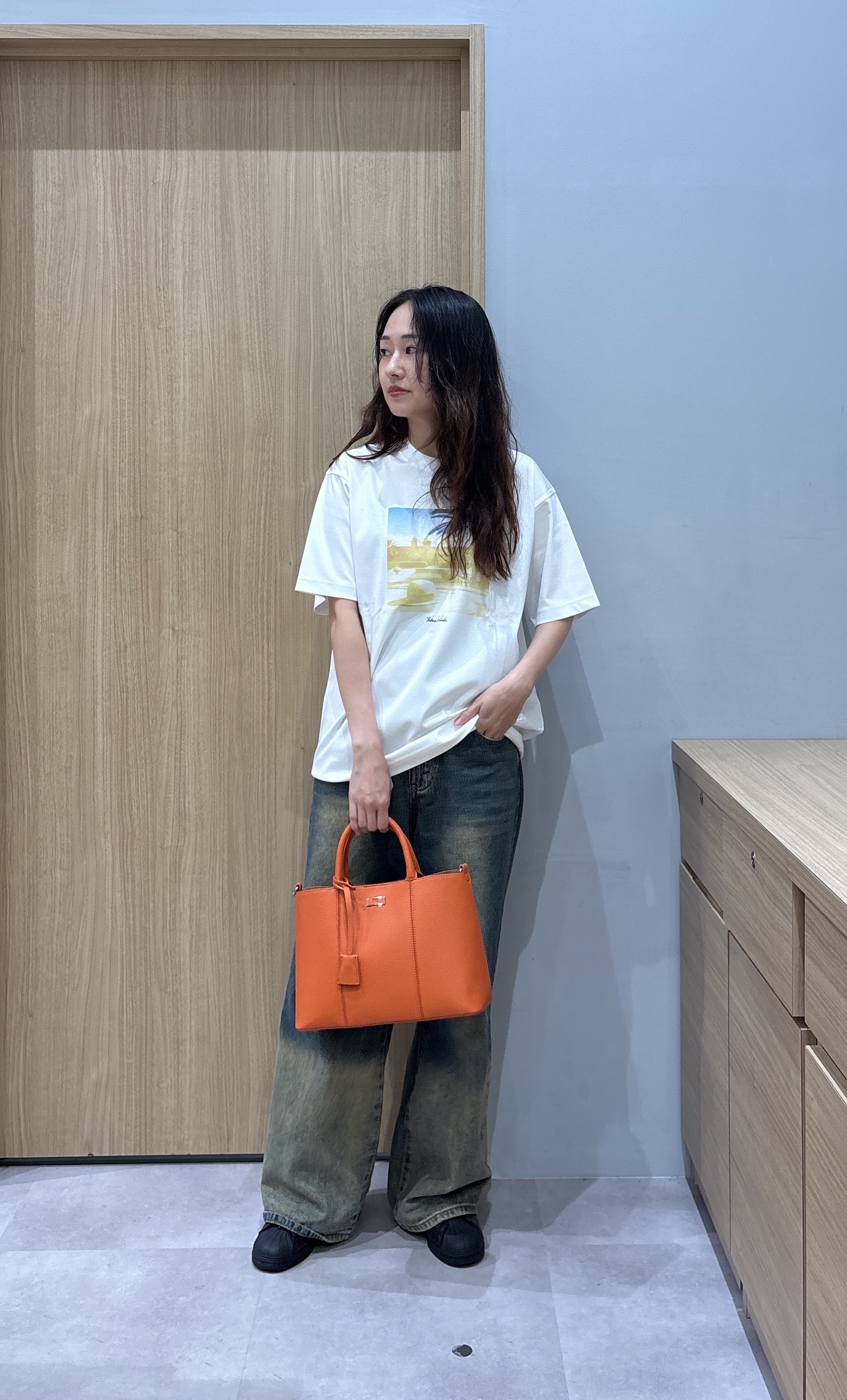 よぴさんの「TAKEO KIKUCHI｜マラケシュ フォト Tシャツ」を使ったコーディネート