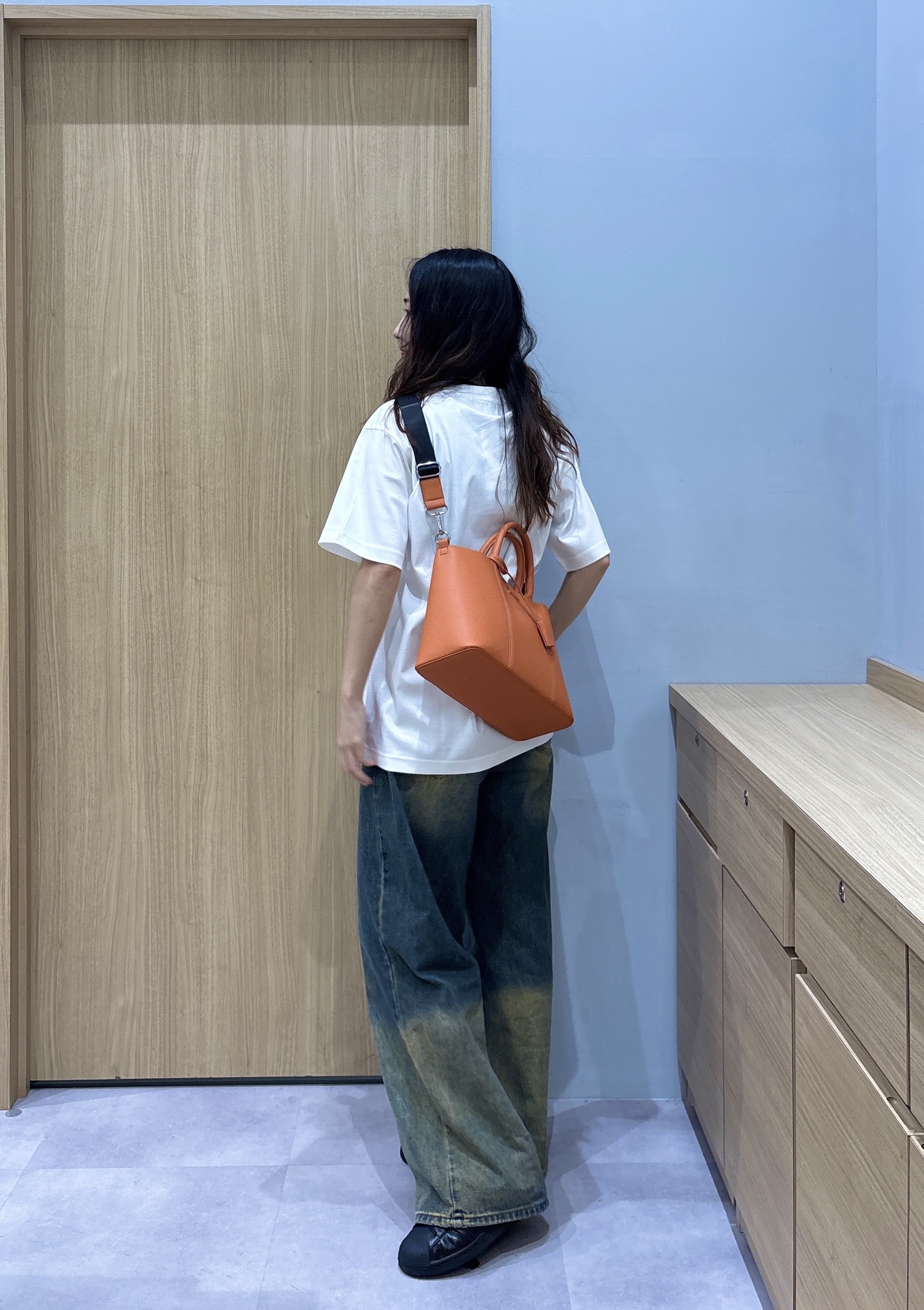 よぴさんの「TAKEO KIKUCHI｜マラケシュ フォト Tシャツ」を使ったコーディネート
