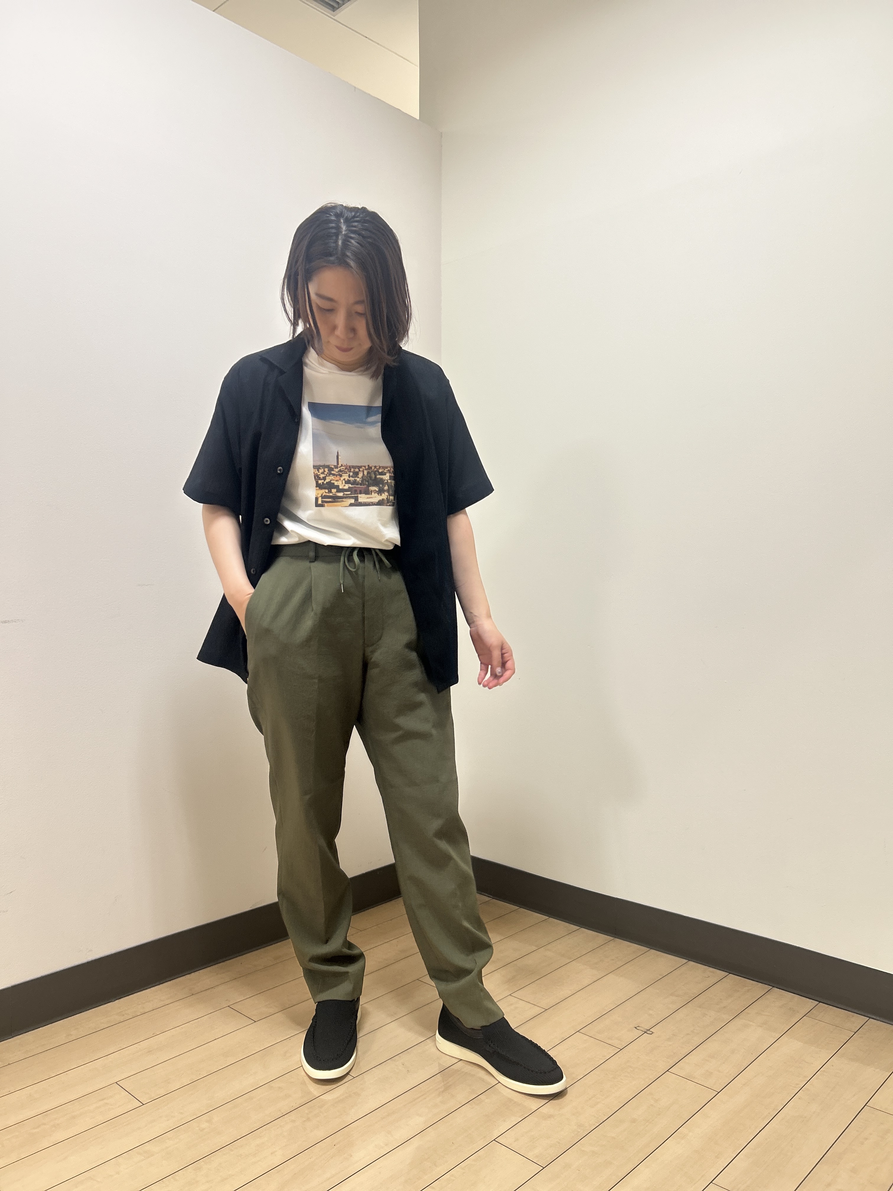okaさんの「TAKEO KIKUCHI｜【通気性】トリコットサッカー オープンカラー シャツ」を使ったコーディネート