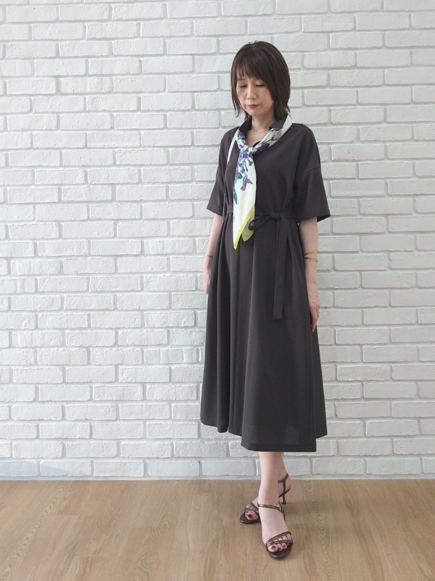 suzuさんの「UNTITLED｜フラワープリントスカーフ」を使ったコーディネート