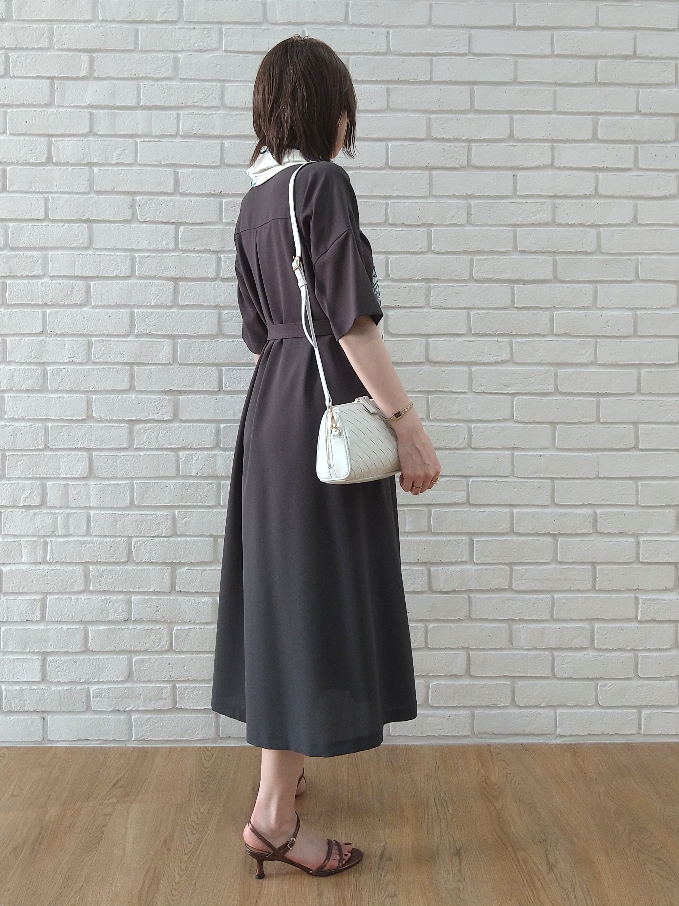 suzuさんの「UNTITLED｜フラワープリントスカーフ」を使ったコーディネート