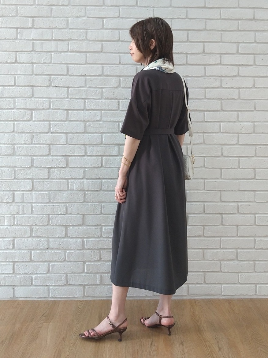 suzuさんの「UNTITLED｜フラワープリントスカーフ」を使ったコーディネート
