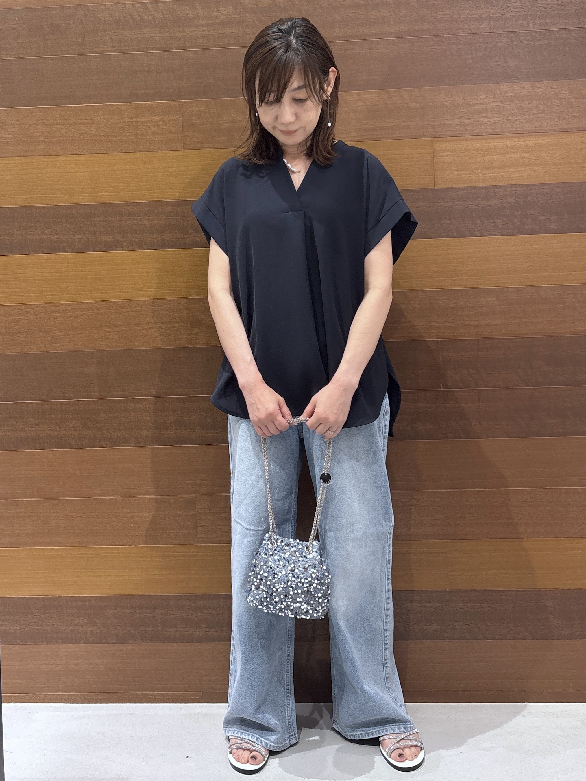 juunさんの「OPAQUE.CLIP｜【ストレッチ／防シワ／洗濯機OK】スキッパーブラウス《SS～LL／5col／セットアップ可》」を使ったコーディネート
