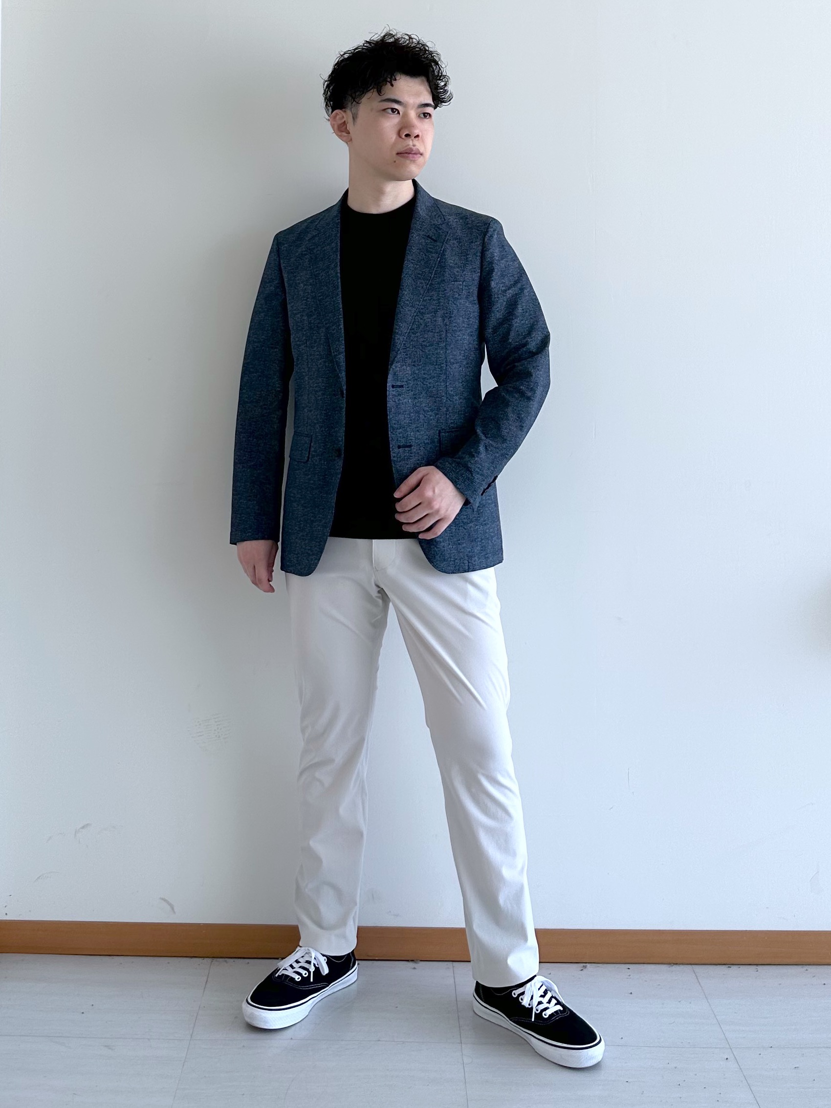 イッシーさんの「TAKEO KIKUCHI｜【抗菌防臭】COOL DOTS（R）ドビープリント ジャケット」を使ったコーディネート