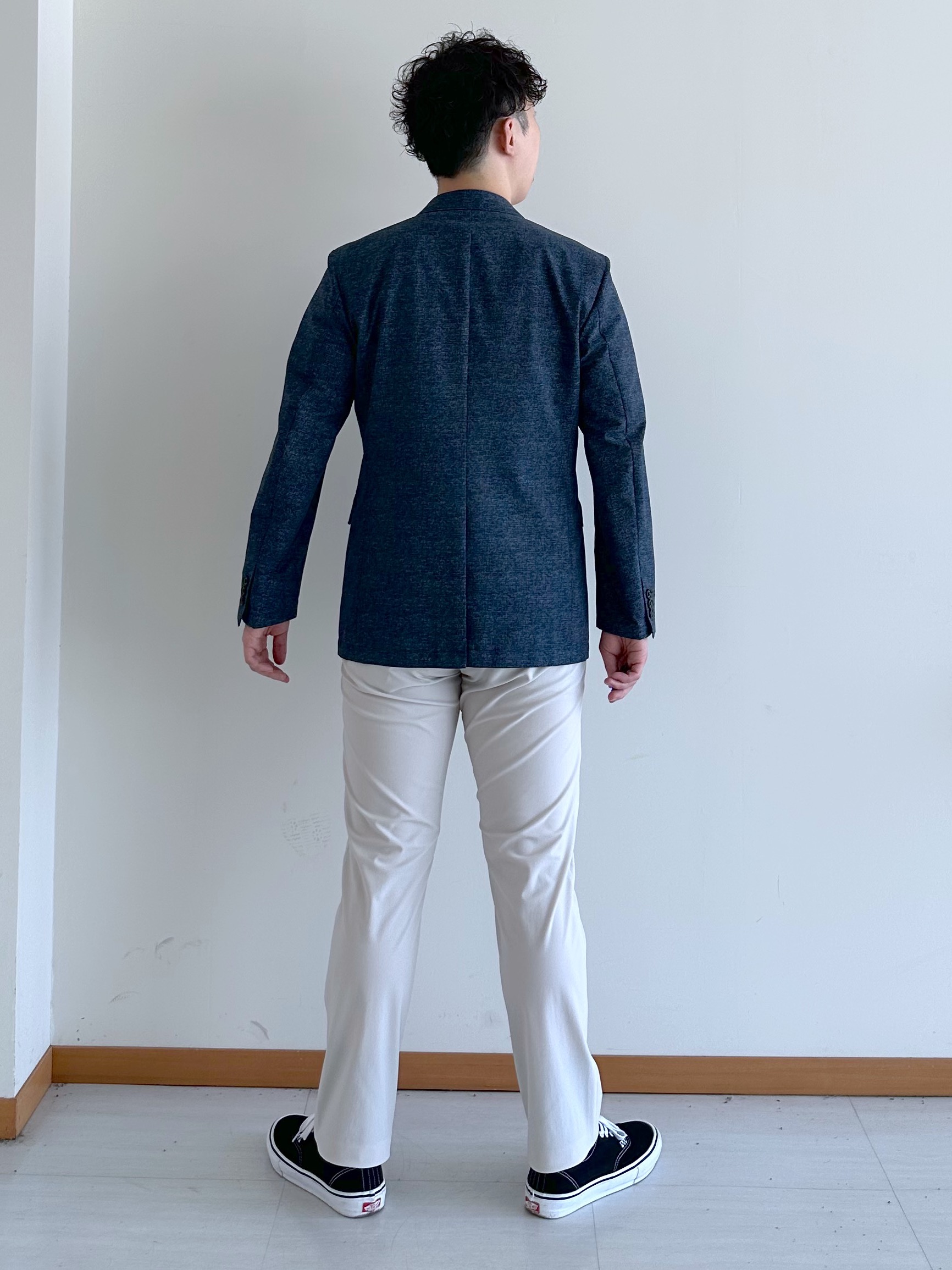 イッシーさんの「TAKEO KIKUCHI｜【抗菌防臭】COOL DOTS（R）ドビープリント ジャケット」を使ったコーディネート