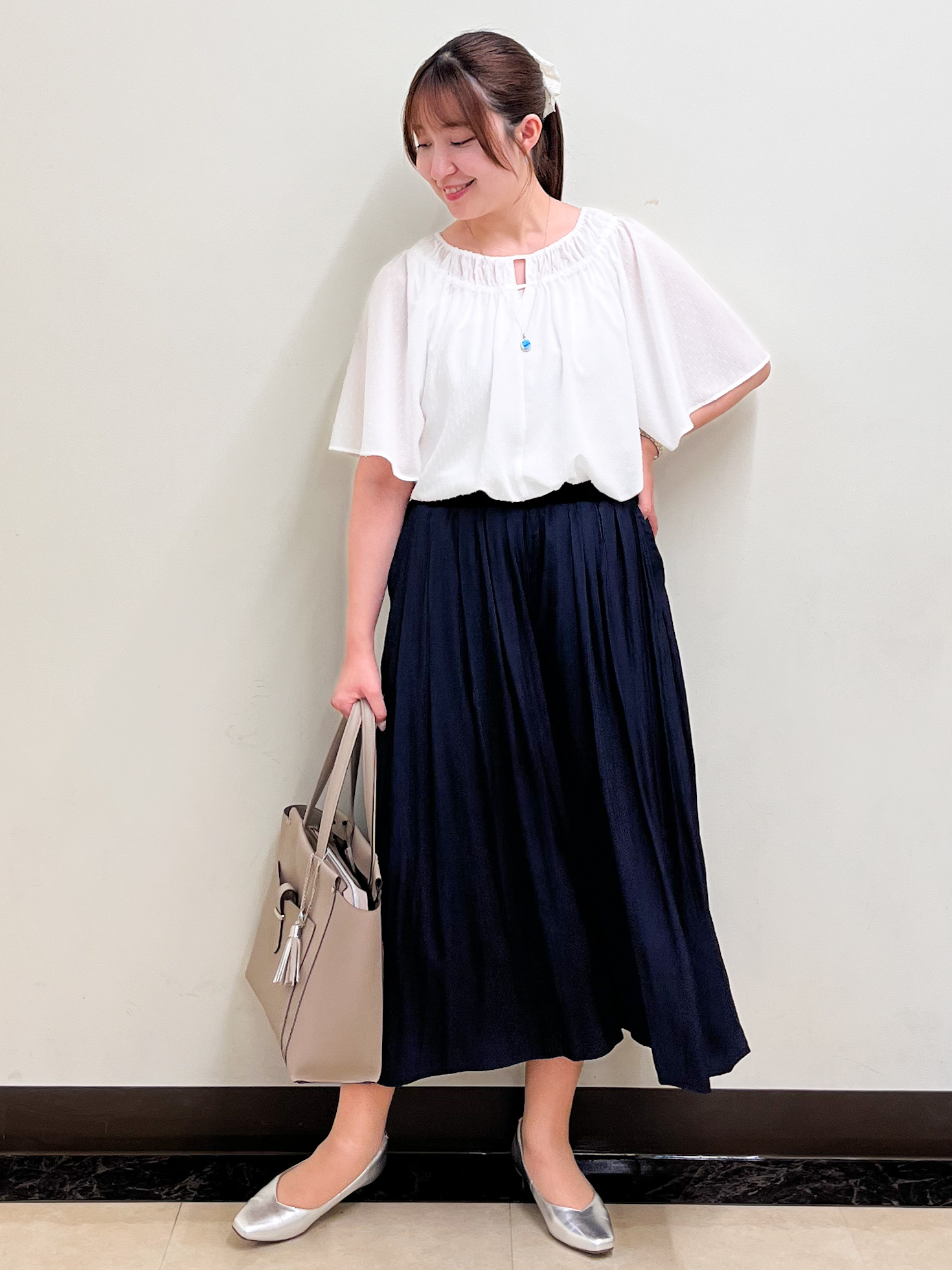 mikikoさんの「Reflect｜ネックギャザーデザインブラウス」を使ったコーディネート