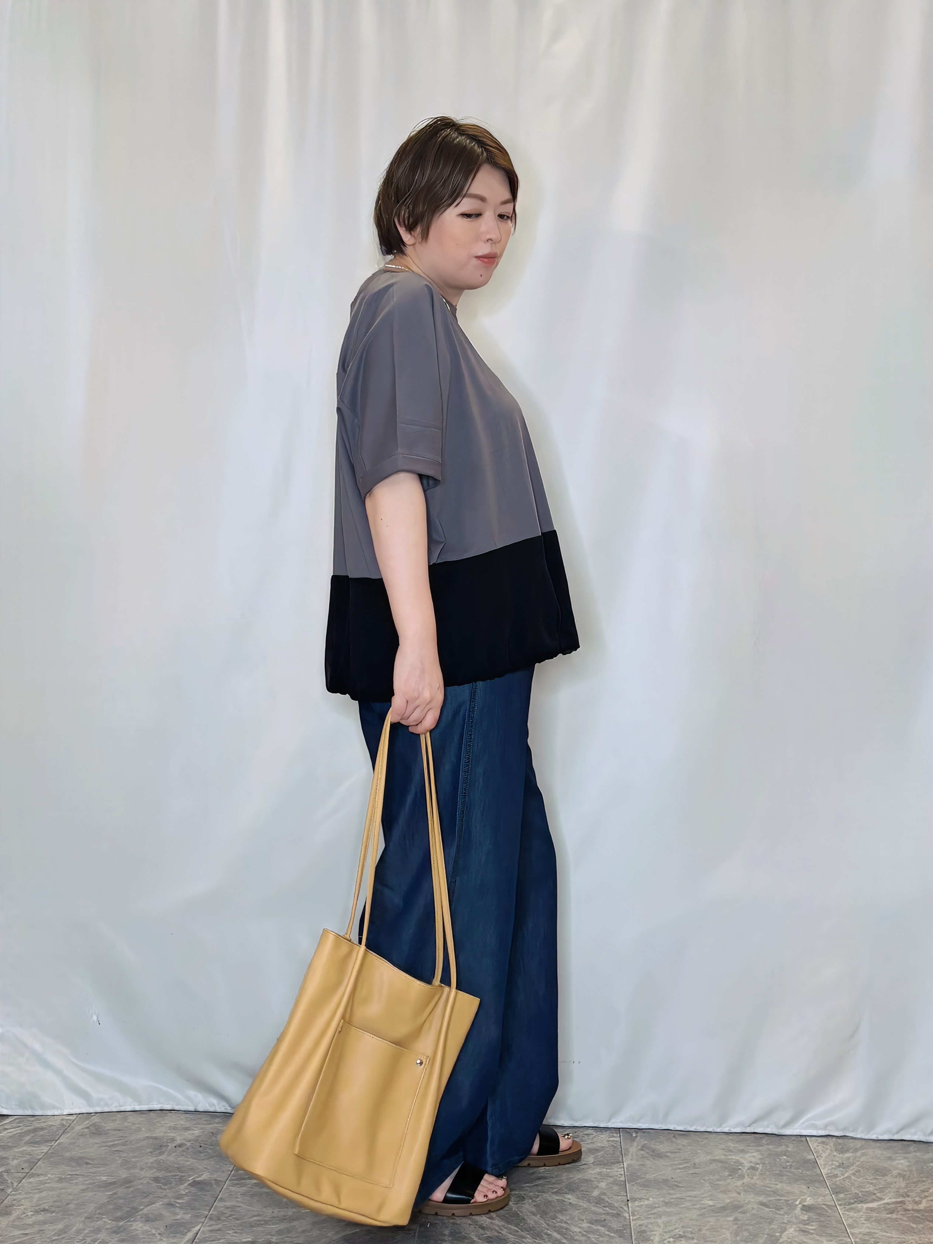 たみさんの「SHOO･LA･RUE｜【洗濯機可/体型カバー】インしないで着られる 裾配色ゆったりバルーントップス」を使ったコーディネート
