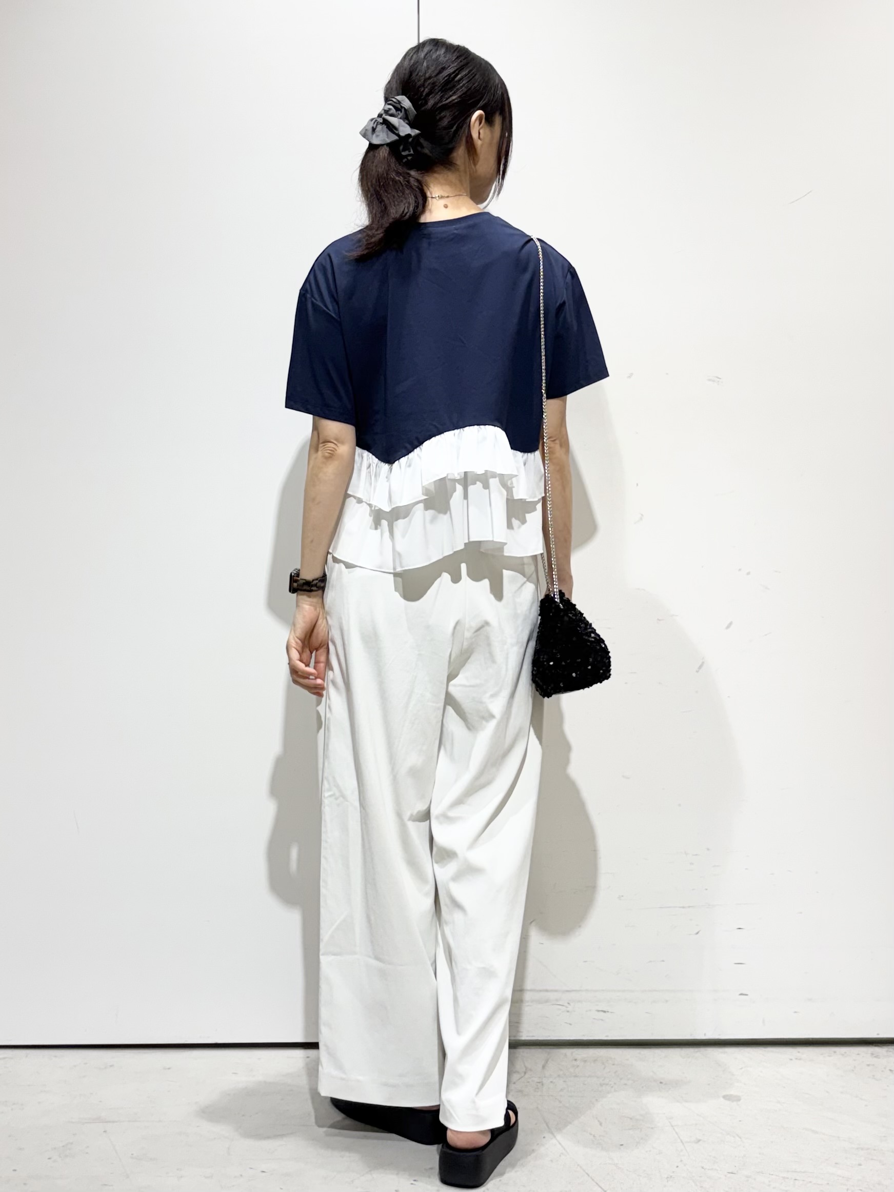 Jさんの「OPAQUE.CLIP｜裾フリルドッキングTシャツ【洗濯機OK】」を使ったコーディネート