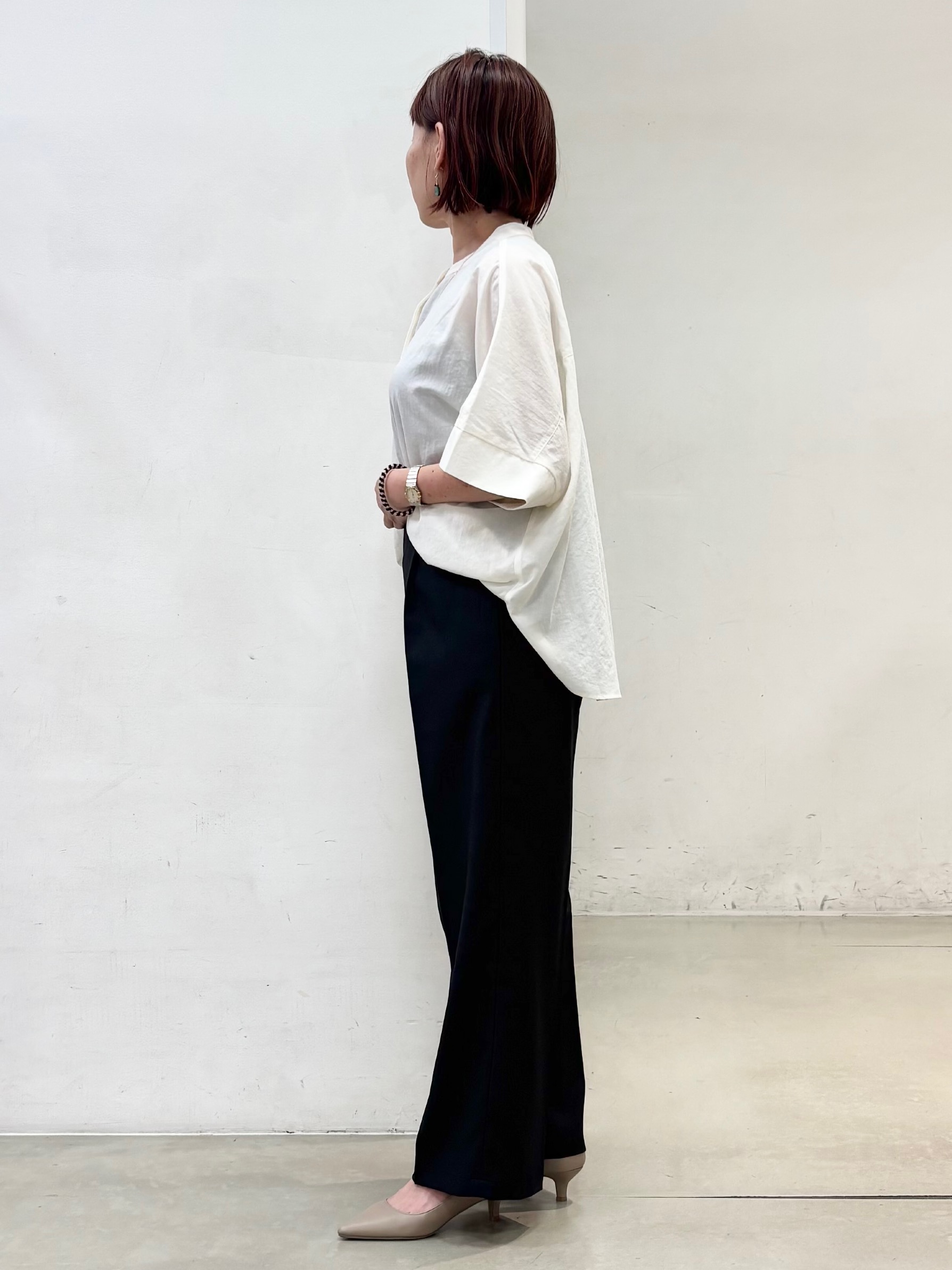 fujiさんの「THE SHOP TK｜【高レビュー/体型カバー】さらっと快適 ドルマン5分袖ブラウス」を使ったコーディネート