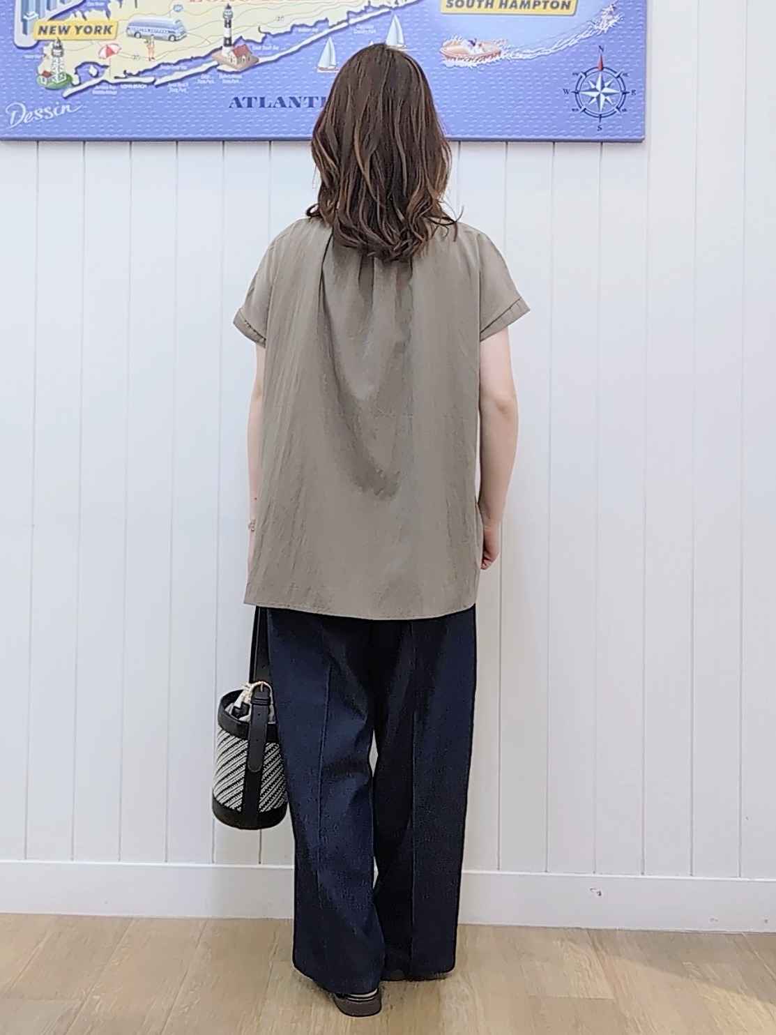 itoさんの「Dessin｜バンドカラーフロントフリルブラウス」を使ったコーディネート