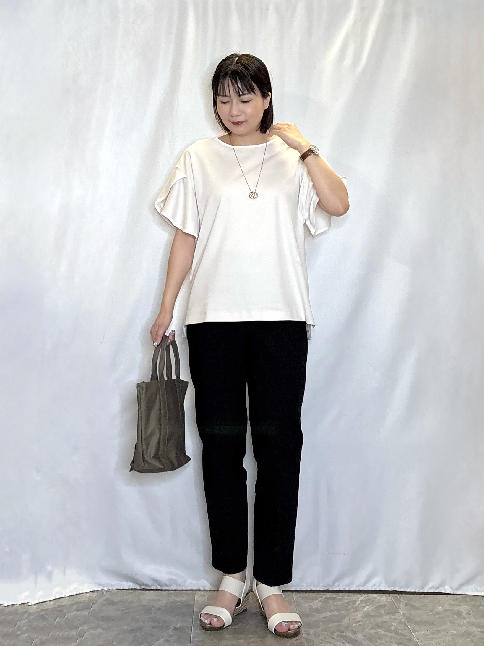 ネリさんの「SHOO･LA･RUE｜【ひんやり/洗濯機可/S-LL】配色パイピング フレアスリーブトップス」を使ったコーディネート