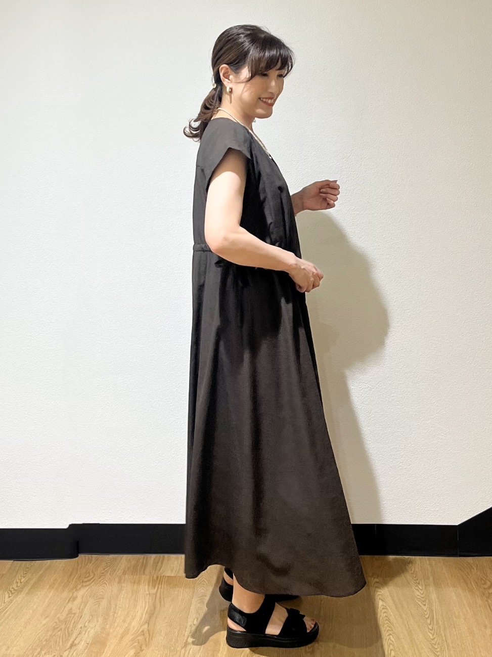 ayaさんの「Reflect｜【通気性あり／涼しい／マシンウォッシャブル】フロントボタンワンピース」を使ったコーディネート