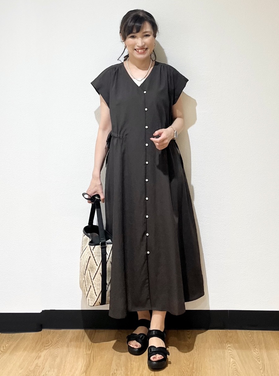 ayaさんの「Reflect｜【通気性あり／涼しい／マシンウォッシャブル】フロントボタンワンピース」を使ったコーディネート