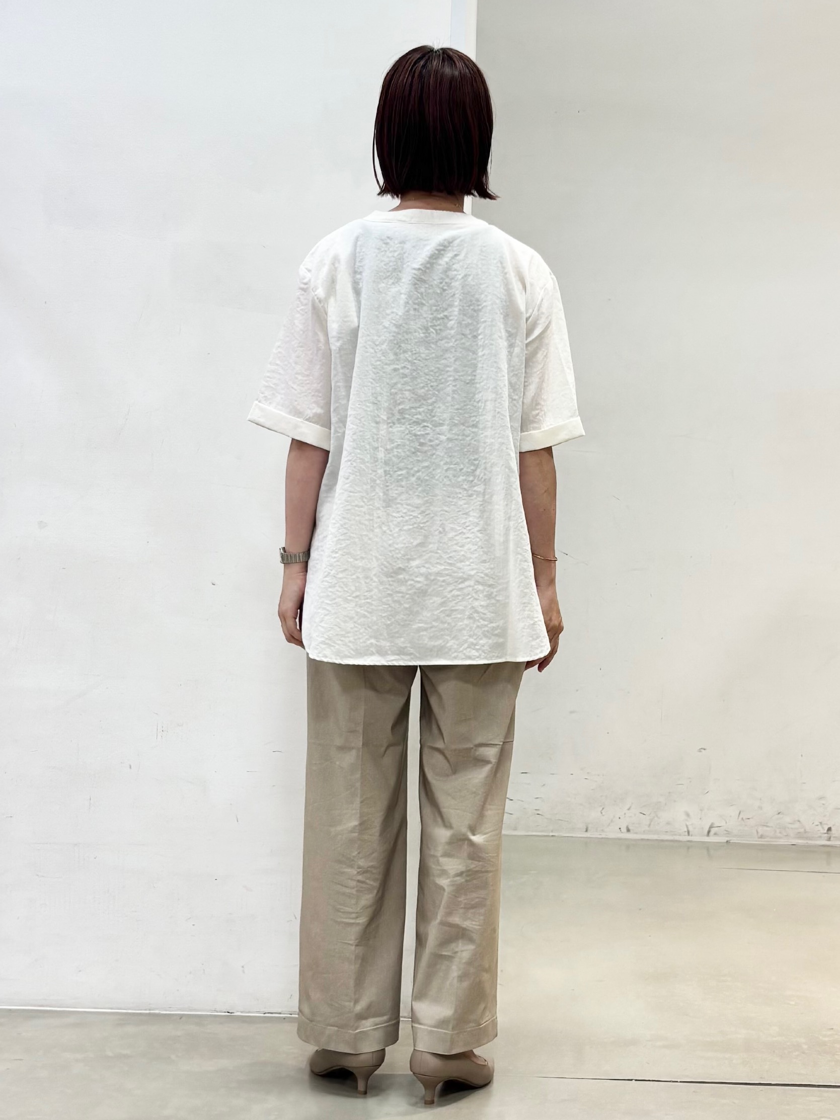 fujiさんの「THE SHOP TK｜【M-XL/刻みネックですっきり見え】Wポケット金ボタン 5分袖シャツ」を使ったコーディネート