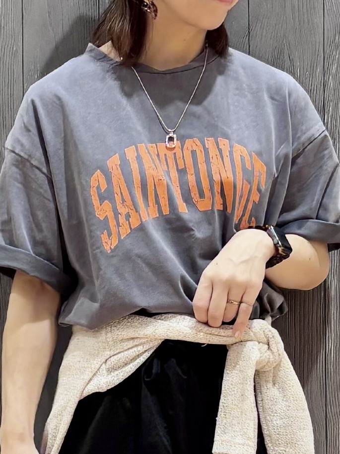 meiさんの「SHOO･LA･RUE｜【ひんやり/S-LL/洗濯機可】選べる3柄 ヴィンテージ風こなれアソートTシャツ」を使ったコーディネート