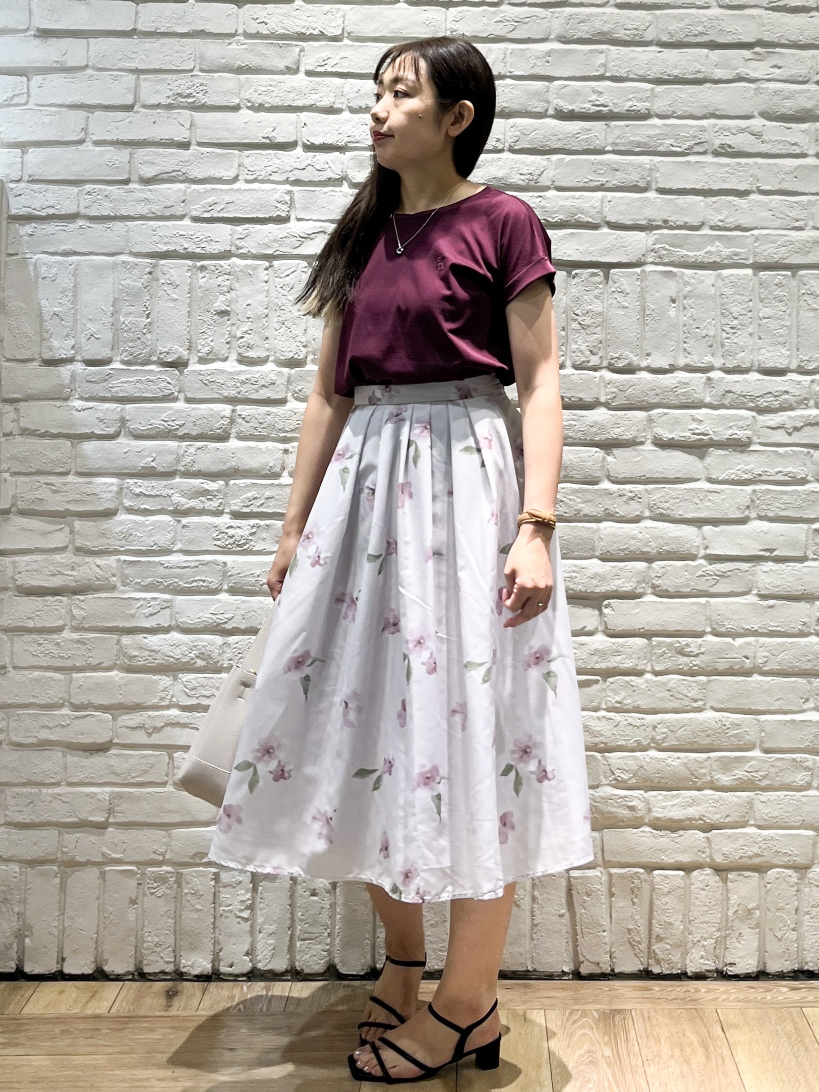 erinaさんの「index｜【接触冷感／UV】ワンポイント刺繍Tシャツ《7col／XS~3L／洗濯機OK》」を使ったコーディネート