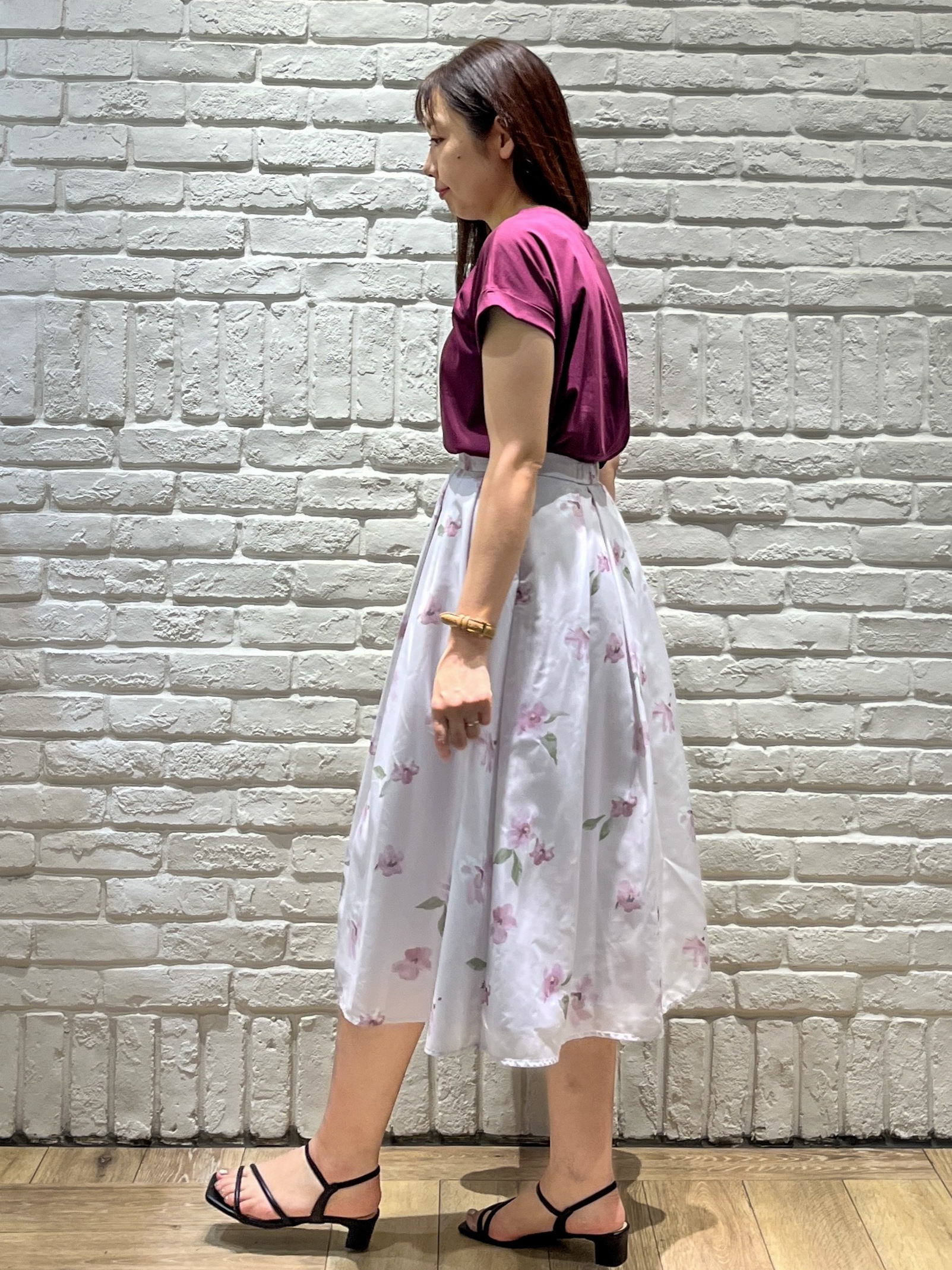 erinaさんの「index｜【接触冷感／UV】ワンポイント刺繍Tシャツ《7col／XS~3L／洗濯機OK》」を使ったコーディネート