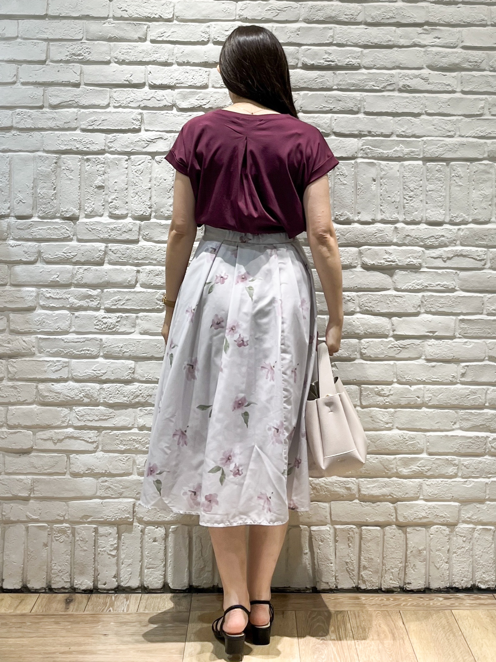 erinaさんの「index｜【接触冷感／UV】ワンポイント刺繍Tシャツ《7col／XS~3L／洗濯機OK》」を使ったコーディネート