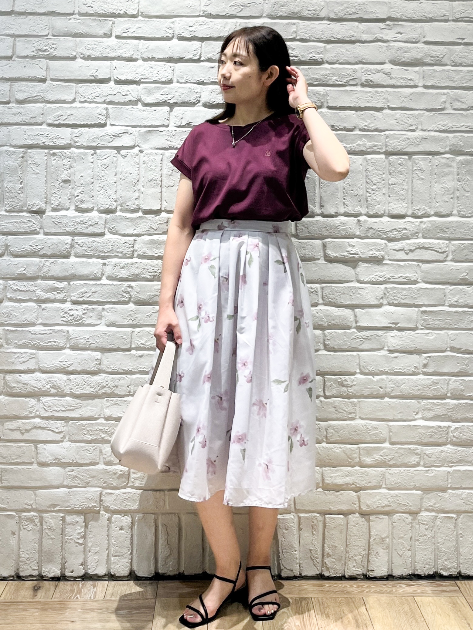 erinaさんの「index｜【接触冷感／UV】ワンポイント刺繍Tシャツ《7col／XS~3L／洗濯機OK》」を使ったコーディネート