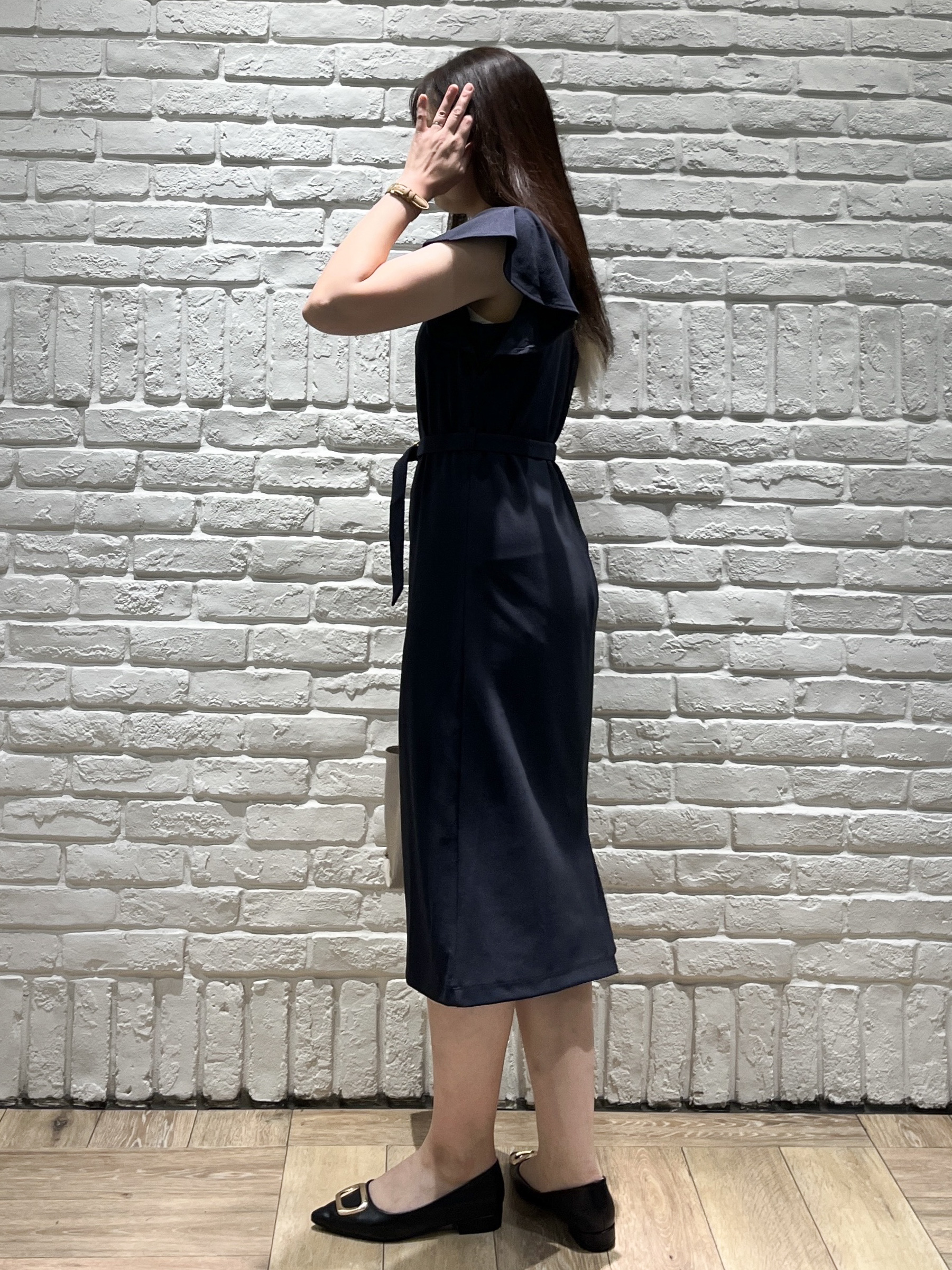 erinaさんの「index｜【接触冷感／吸水速乾】キーネックフレアスリーブワンピース《UV／洗濯機OK／ストレッチ》」を使ったコーディネート