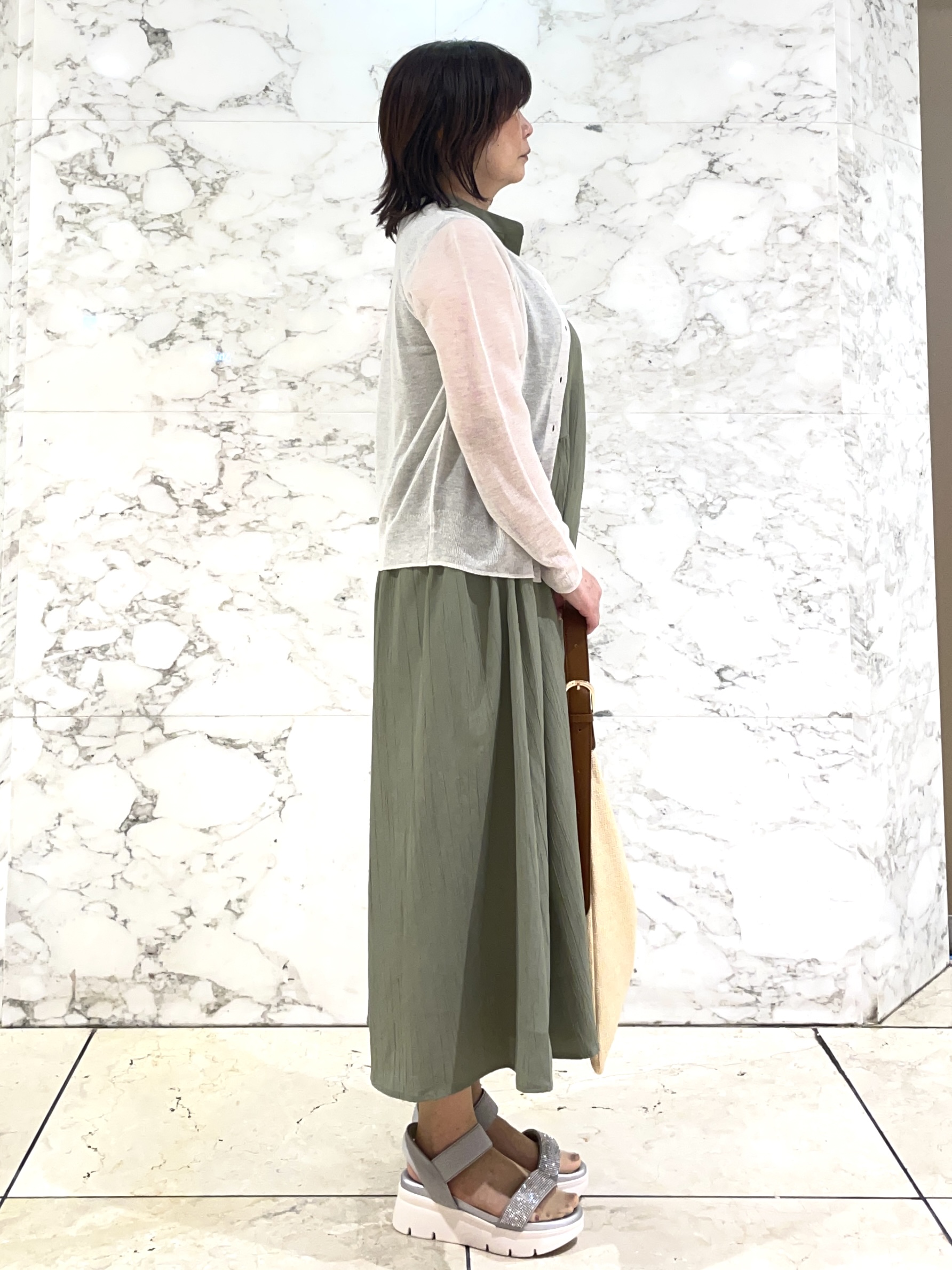 Tomoさんの「grove｜高評価！【洗える/名品】大人の透け感、シアーカーディガン」を使ったコーディネート