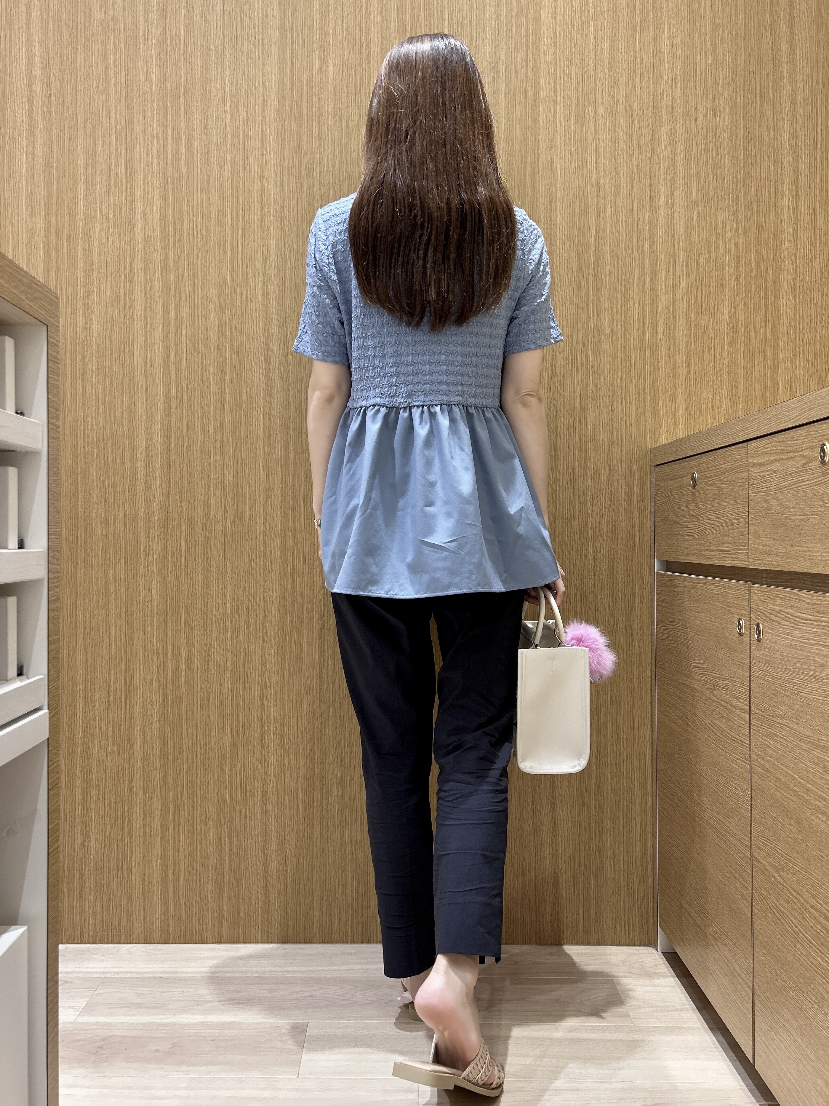 maiさんの「OPAQUE.CLIP｜ジャカードドッキング ペプラムカットソー【洗濯機OK】」を使ったコーディネート