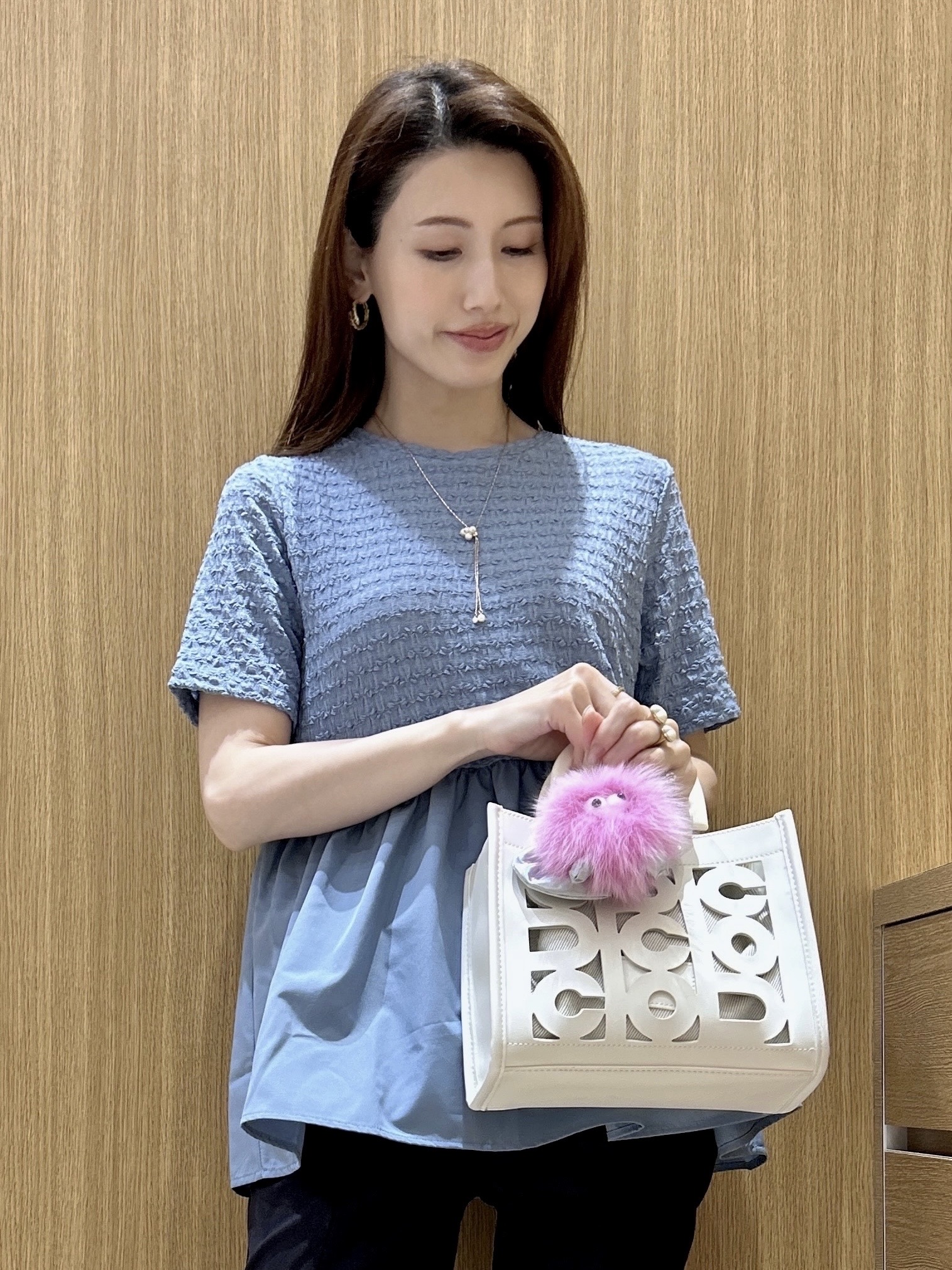 maiさんの「OPAQUE.CLIP｜ジャカードドッキング ペプラムカットソー【洗濯機OK】」を使ったコーディネート