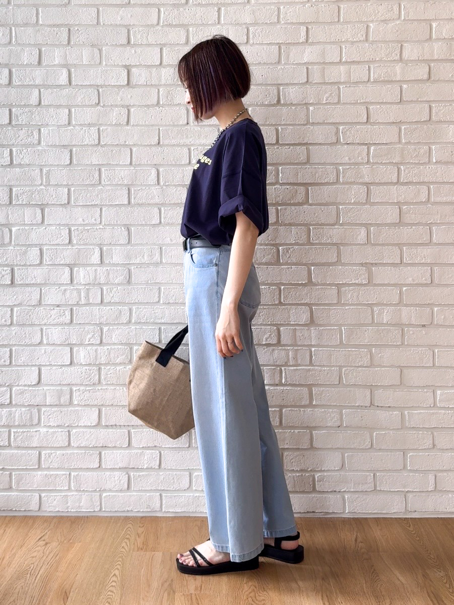 𝐜𝐡𝐢𝐤𝐚さんの「SHOO･LA･RUE｜【ひんやり】ゆるっと体型カバー BIGアソートTシャツ」を使ったコーディネート