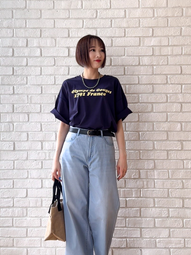 𝐜𝐡𝐢𝐤𝐚さんの「SHOO･LA･RUE｜【ひんやり】ゆるっと体型カバー BIGアソートTシャツ」を使ったコーディネート