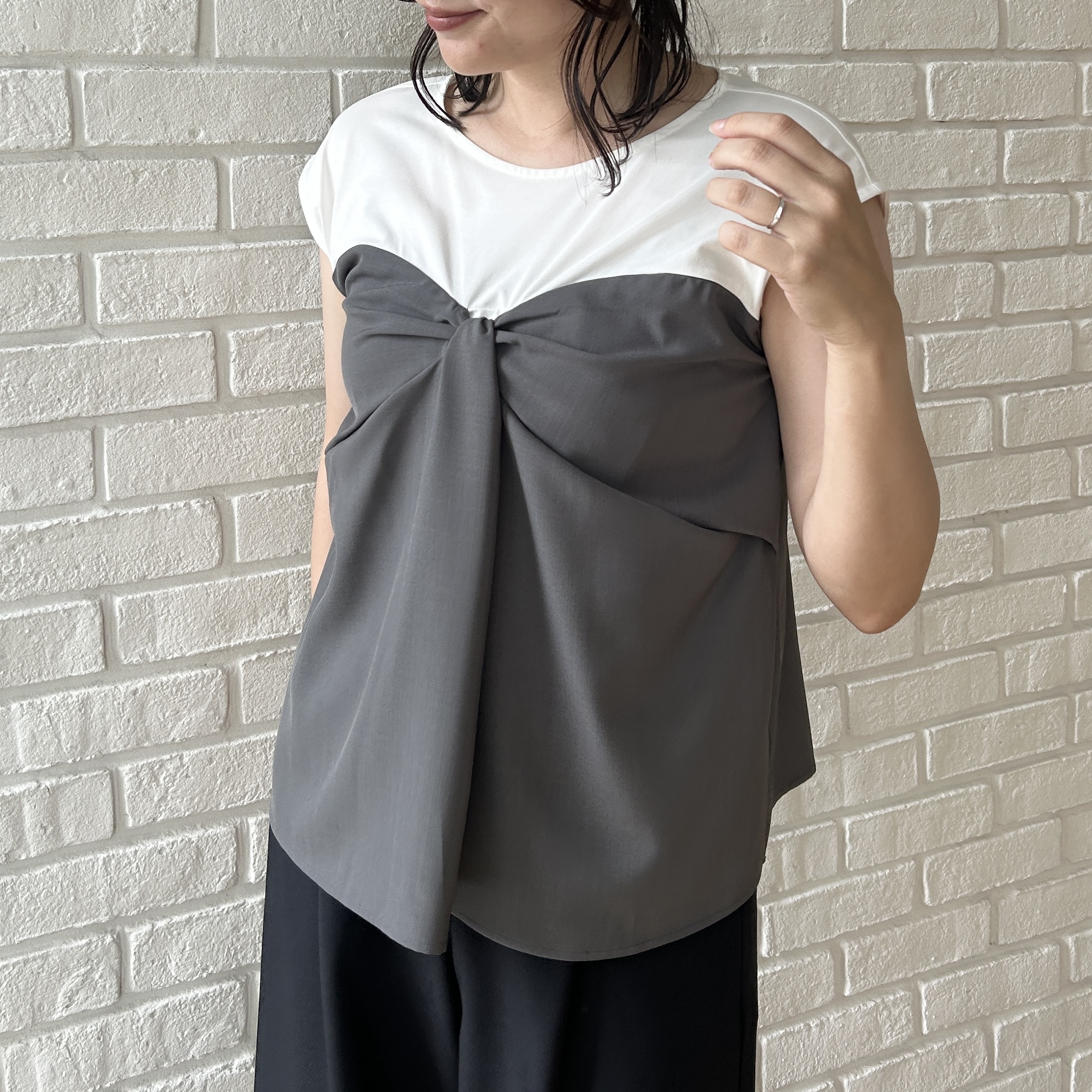 shinoさんの「Couture brooch｜【接触冷感・UVカット・洗える】リボンベア ドッキングトップス」を使ったコーディネート