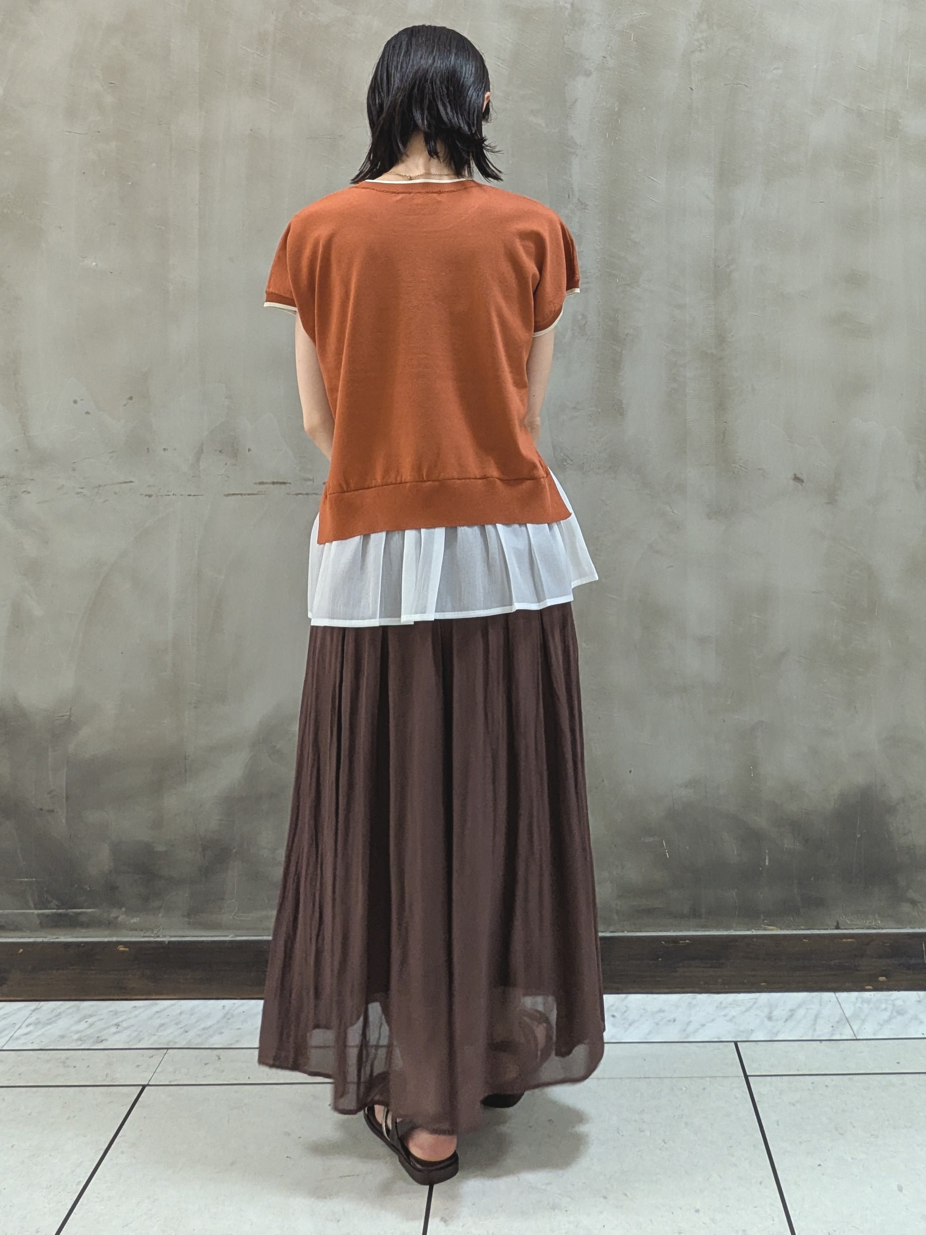 shioさんの「grove｜人気デザインが夏verで登場！【体型カバー】裾レイヤードニット」を使ったコーディネート