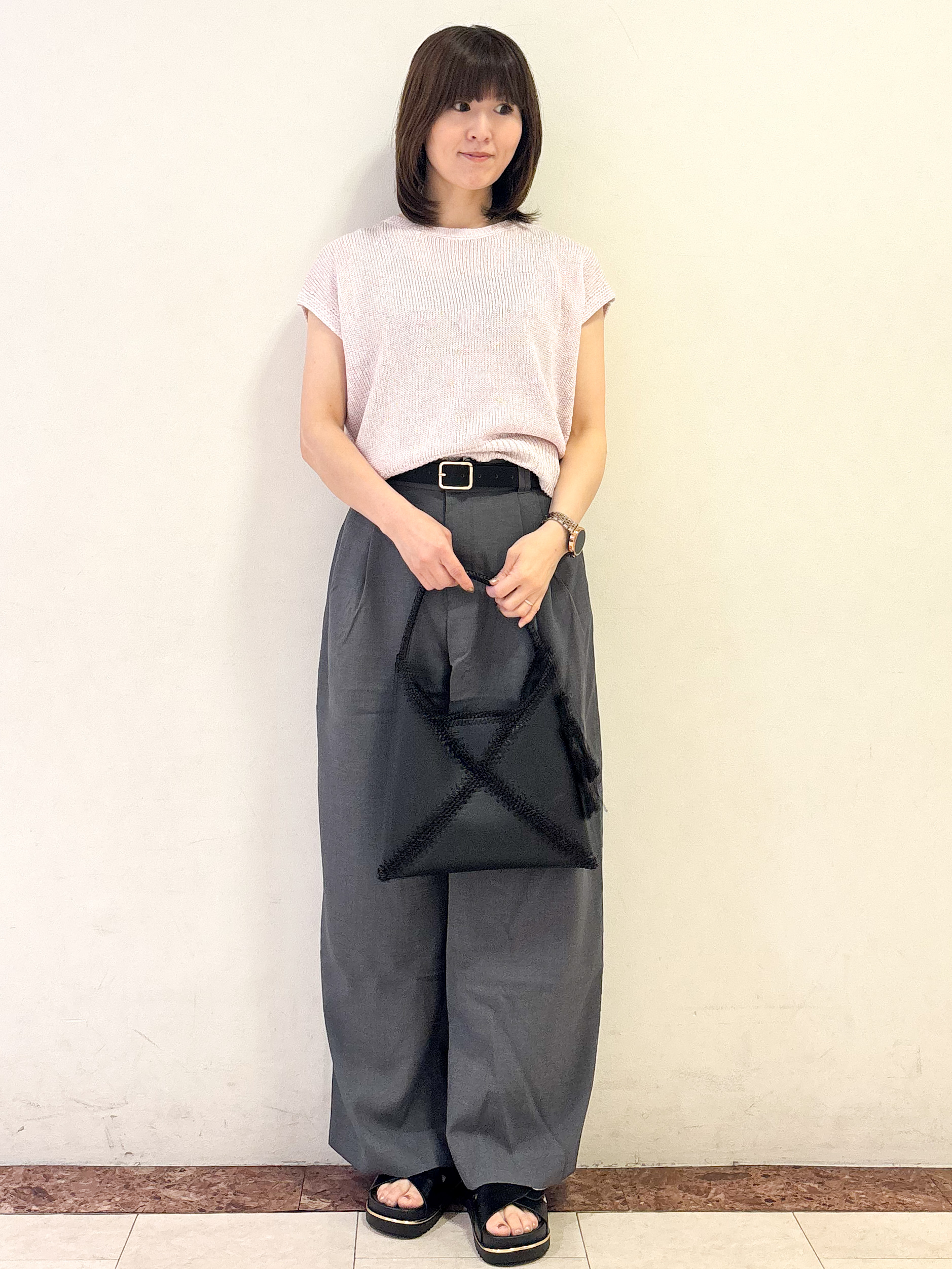 さいとうさんの「OPAQUE.CLIP｜ラメメッシュ フレンチスリーブニット【洗濯機OK】」を使ったコーディネート