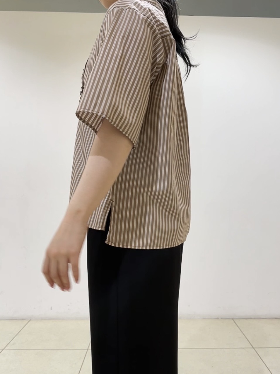 watanabeさんの「UNTITLED｜【UVケア／吸汗速乾／着映え】フリルピンタックブラウス」を使ったコーディネート