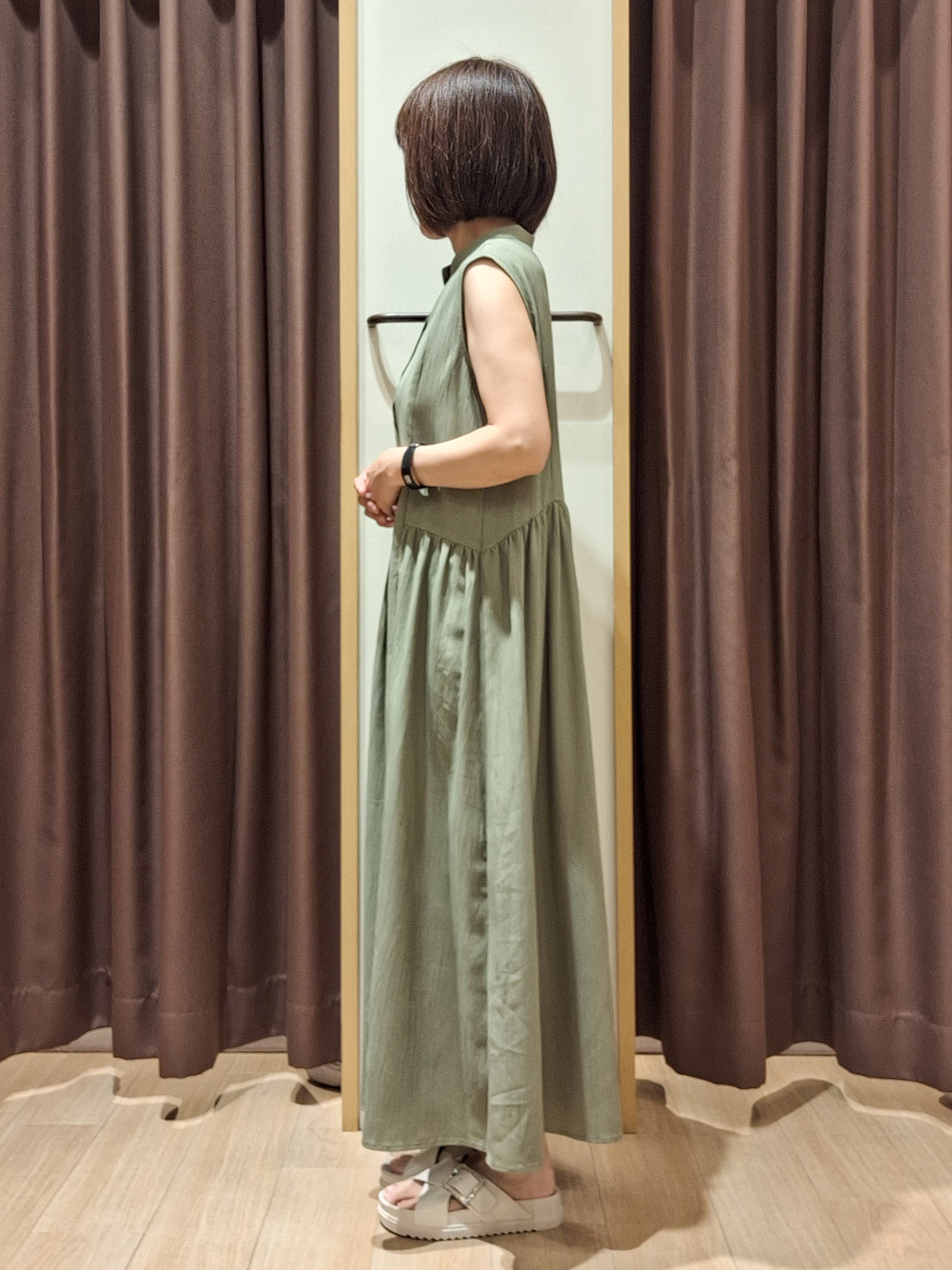 ウタさんの「grove｜【低身長さんも選べる着丈・洗濯機◎】テントラインワンピース」を使ったコーディネート