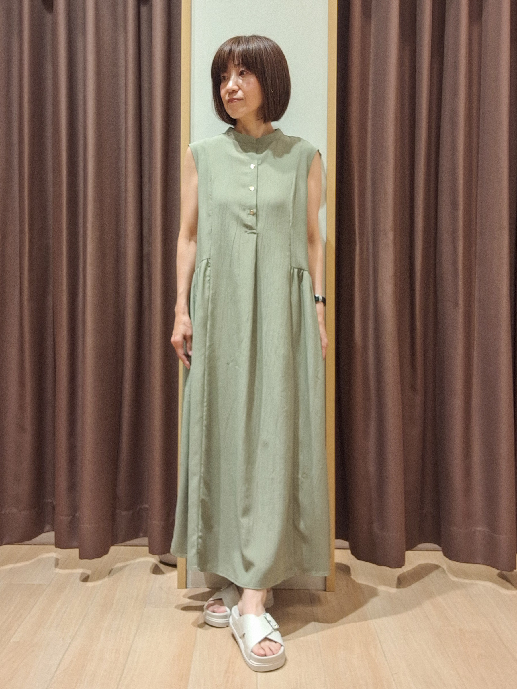 ウタさんの「grove｜【低身長さんも選べる着丈・洗濯機◎】テントラインワンピース」を使ったコーディネート