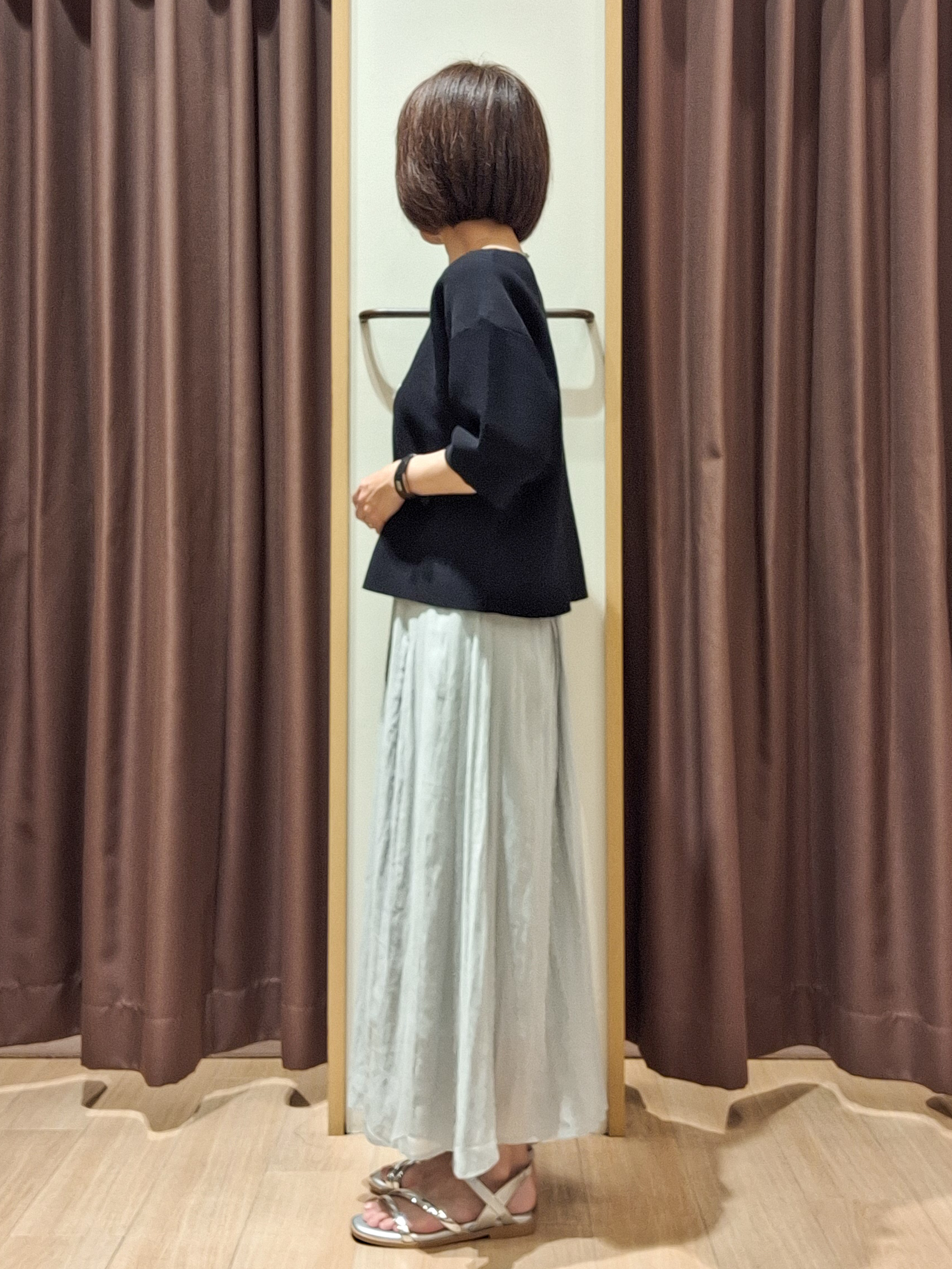 ウタさんの「grove｜【貴島明日香さん着用／洗濯機OK】レイヤードにもおすすめ、軽やかクロップドニット」を使ったコーディネート