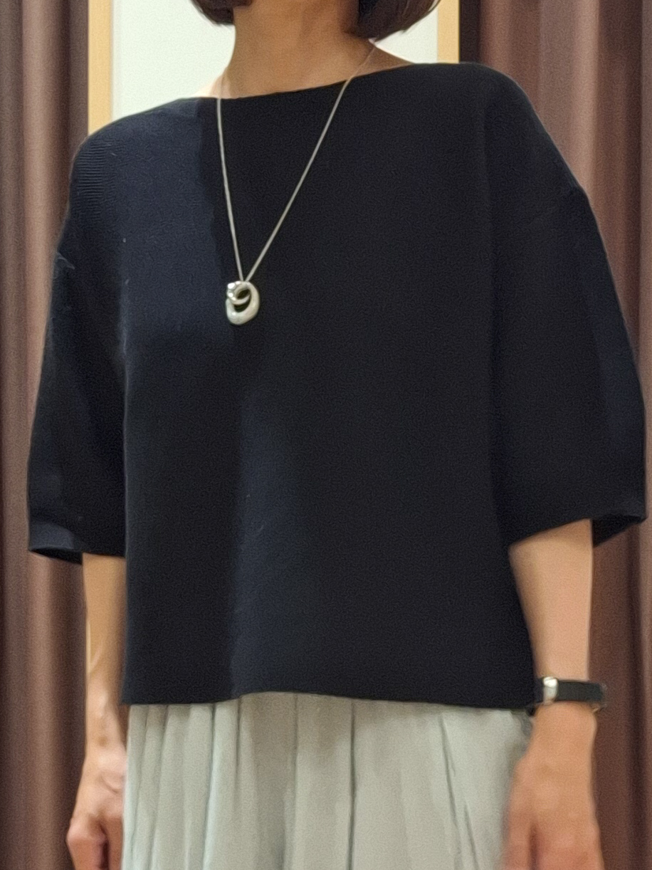 ウタさんの「grove｜【貴島明日香さん着用／洗濯機OK】レイヤードにもおすすめ、軽やかクロップドニット」を使ったコーディネート