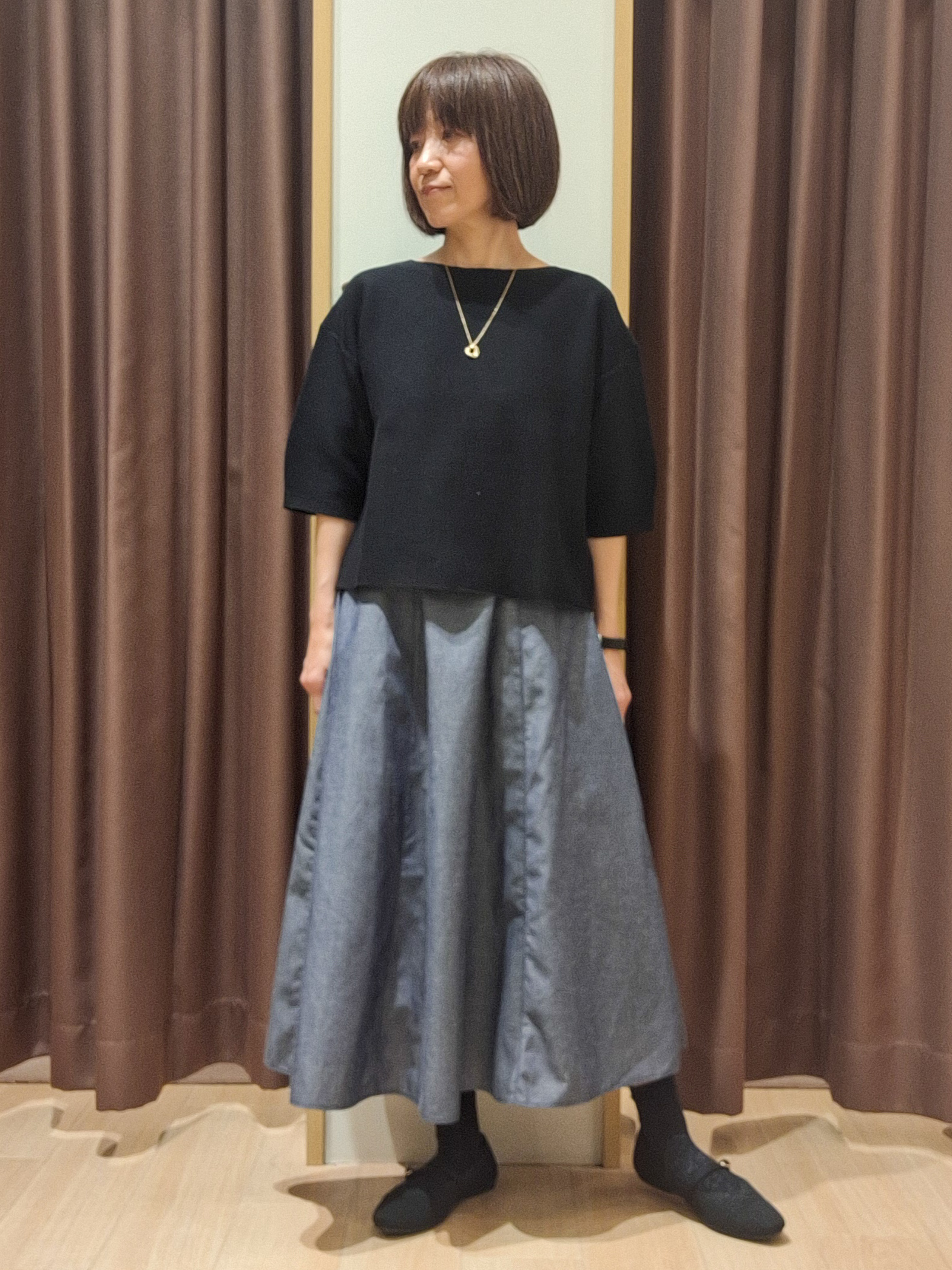 ウタさんの「grove｜【貴島明日香さん着用／洗濯機OK】レイヤードにもおすすめ、軽やかクロップドニット」を使ったコーディネート