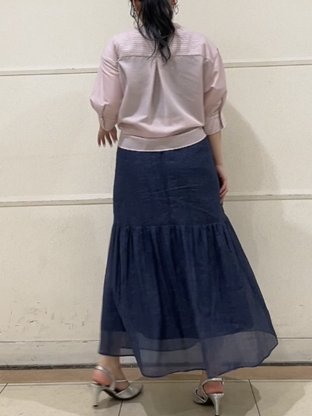 watanabeさんの「UNTITLED｜【接触冷感/通気性/洗える】フロントフリルブラウス」を使ったコーディネート