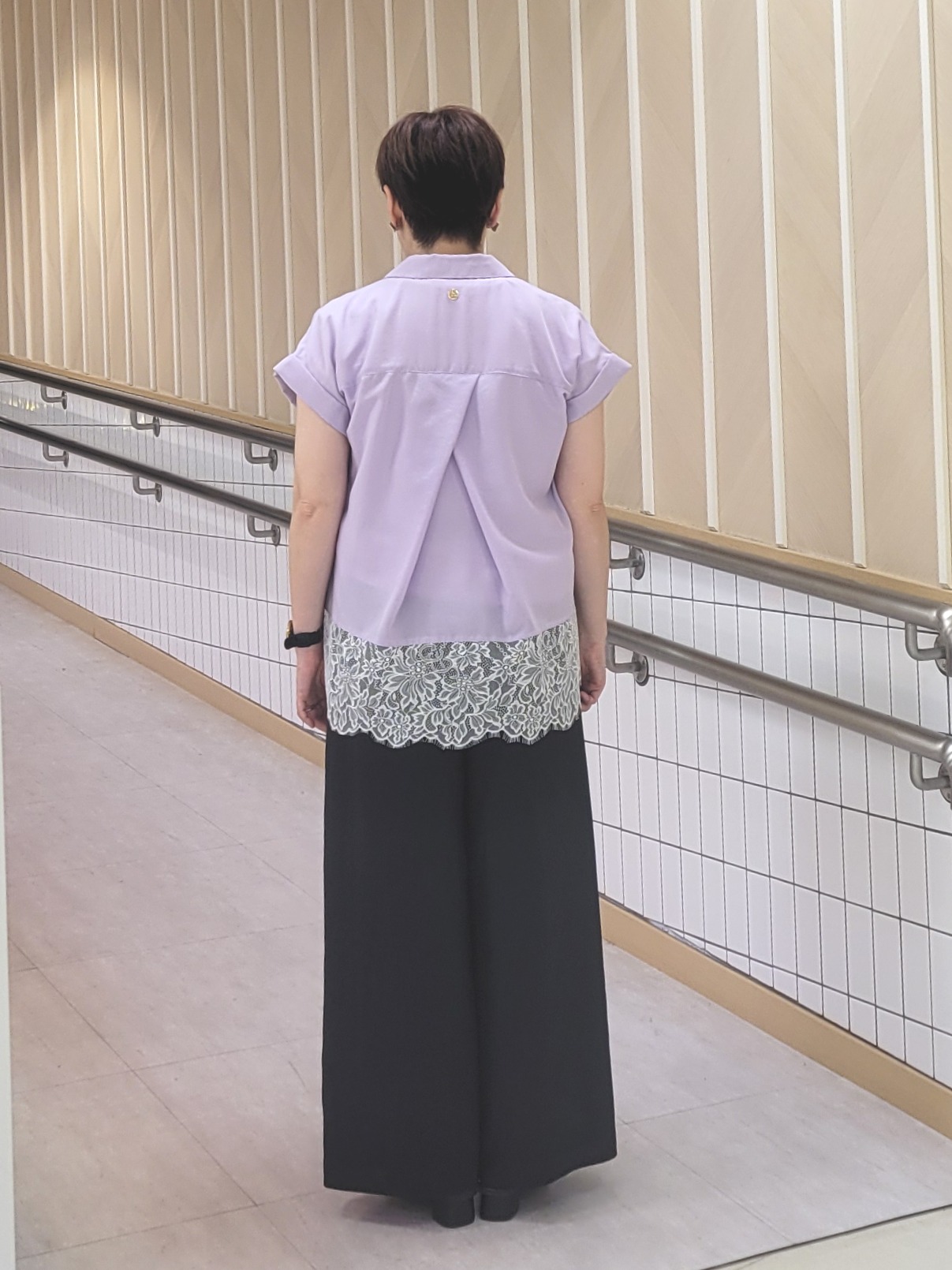 tomoさんの「COUP DE CHANCE｜【手洗い可／セットアップ可】リラクシーワイドパンツ」を使ったコーディネート