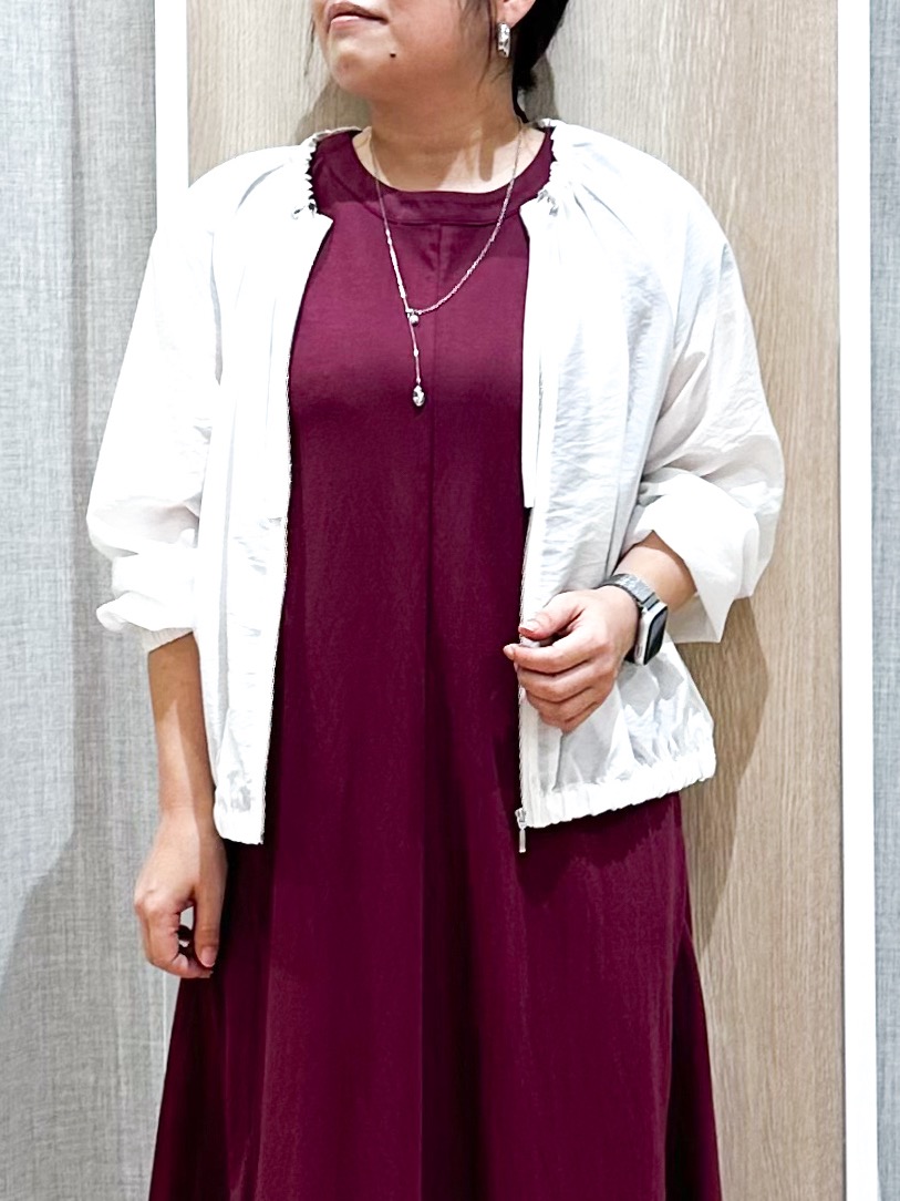 naoさんの「grove｜気温調整にも◎ブラウス感覚で羽織れるシアーブルゾン」を使ったコーディネート