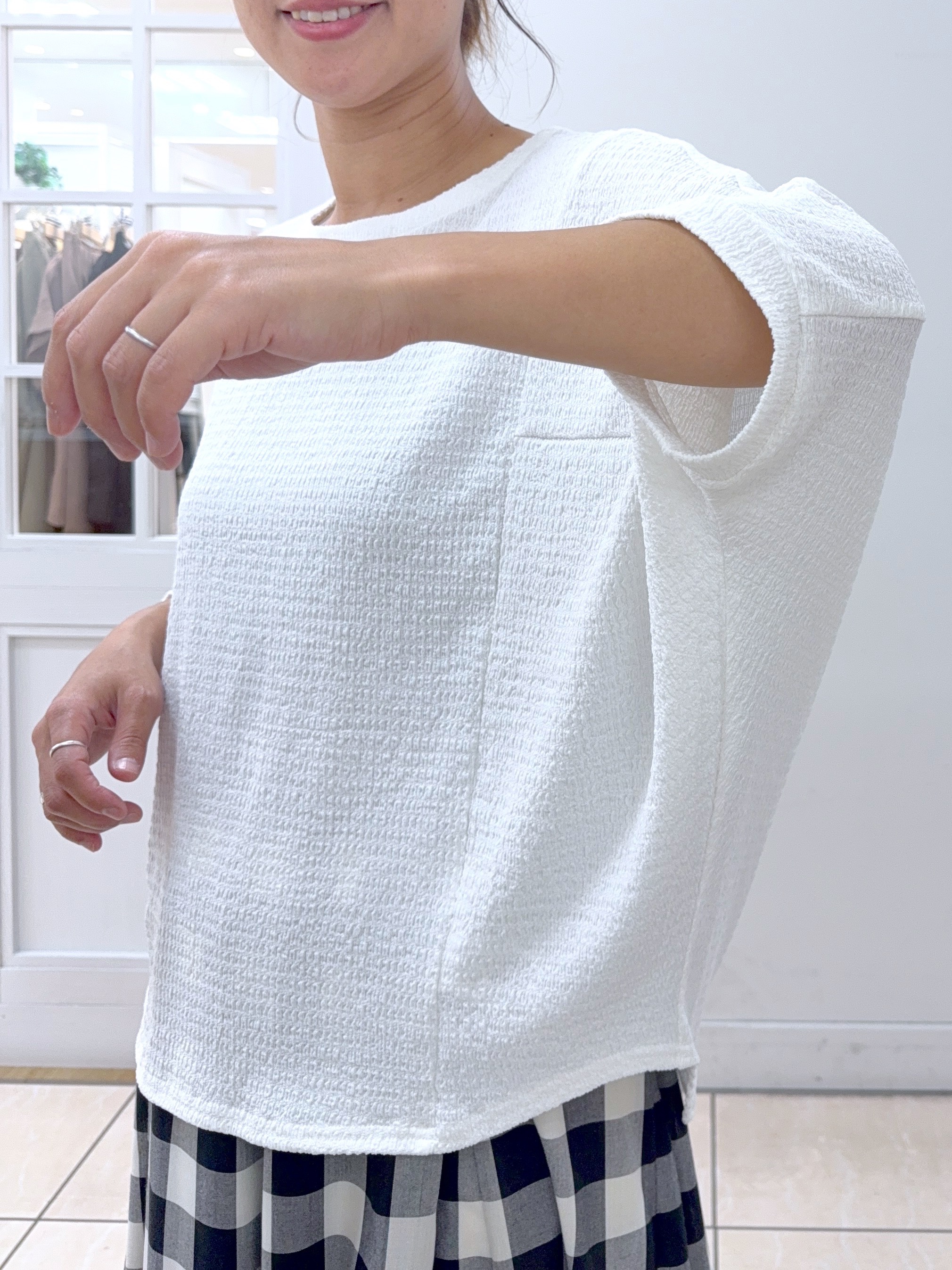Osawaさんの「Dessin｜シュリンクジャージ カットソー」を使ったコーディネート