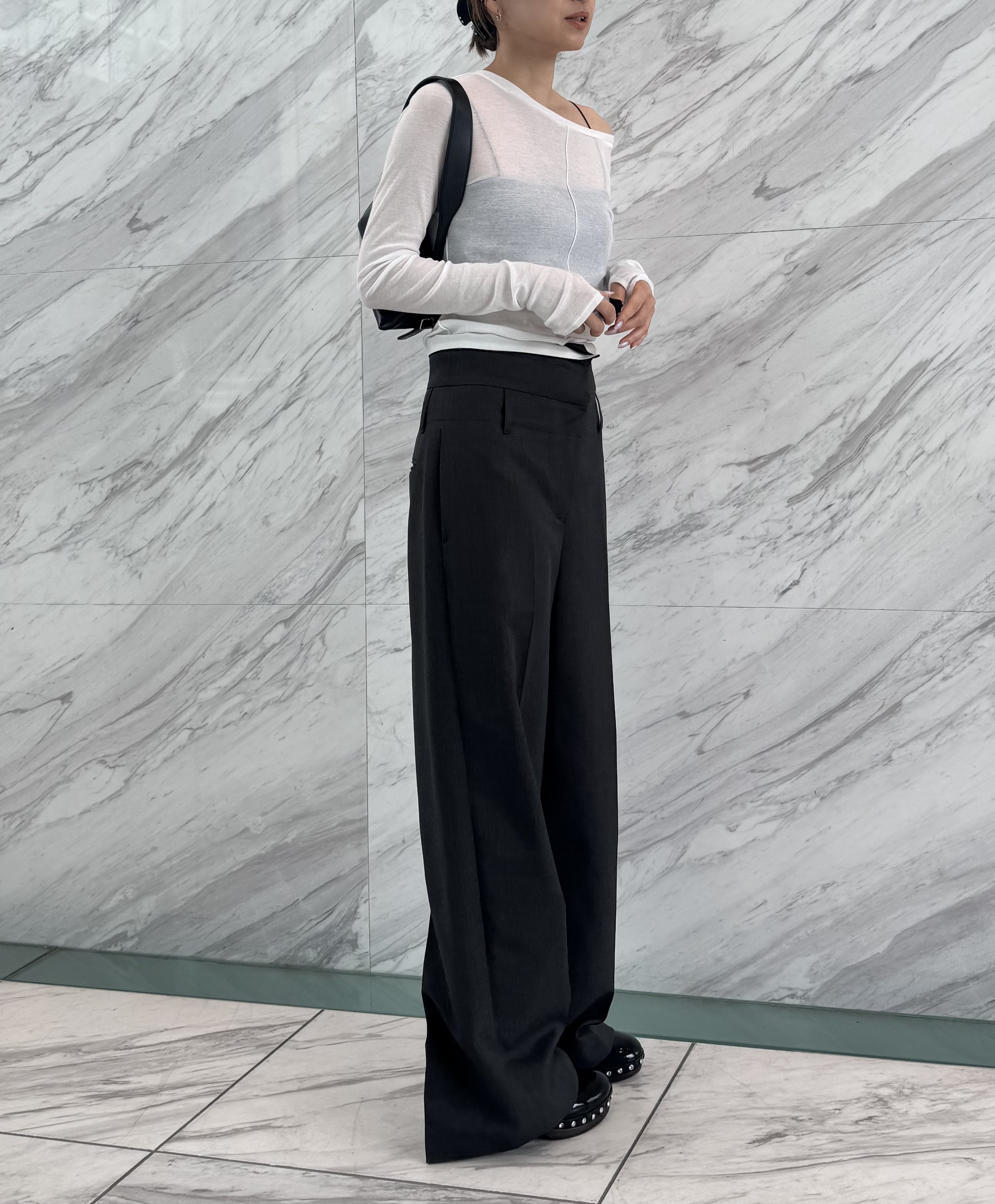designer yukaさんの「CODE A｜turn up chic trousers」を使ったコーディネート